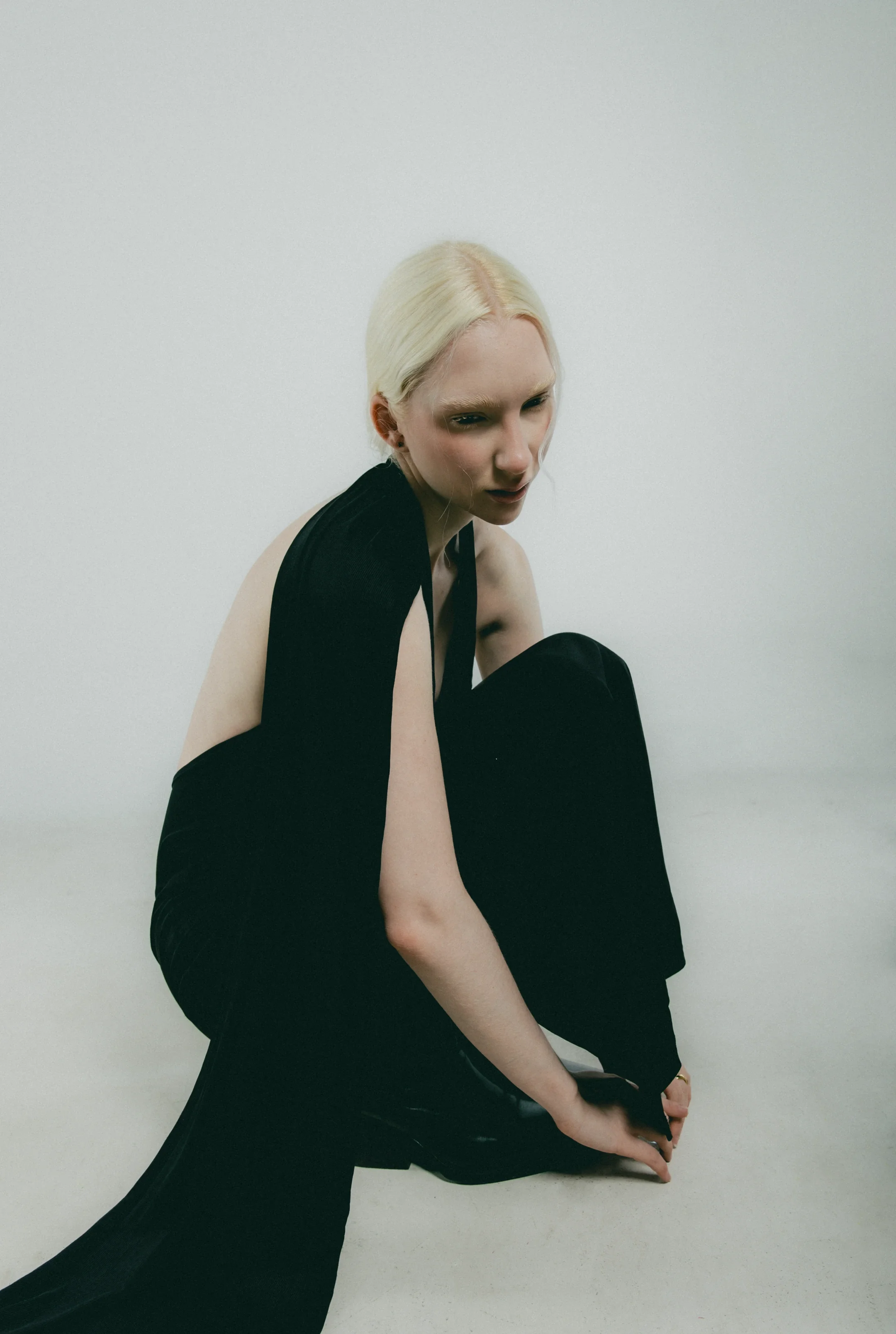 Quiet luxury editorial aesthetic featuring a model studio work. High fashion photography by SVS® Sibeli Velázquez. Photographer based in Mexico City, CDMX.