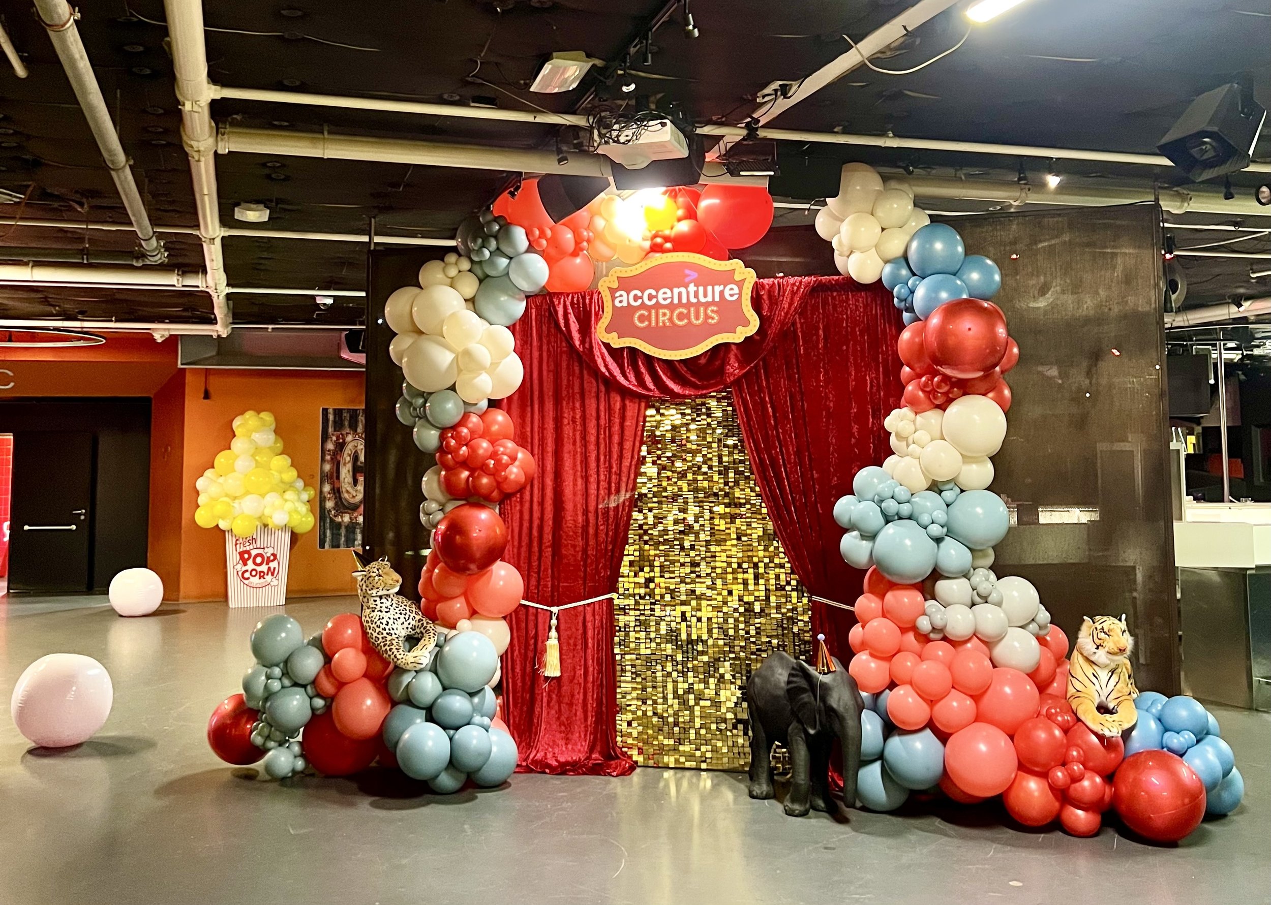 Backdrop Accenture Weihnachts Zirkus
