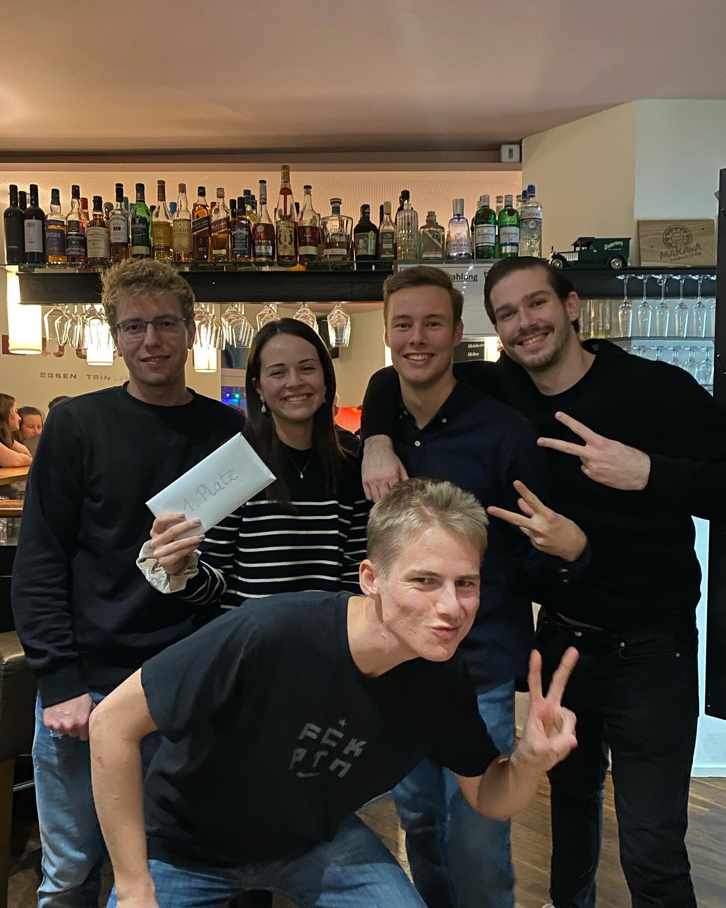 It was Pubquiz time again🥳 
-
Gestern Abend luden wir wieder zu einem IMU Pub Quiz in das Bugatti ein. 

Platz 1: Brenners Metzger 2
Platz 2: Paul Bosch Lifting Club
Platz 3: Krebeitls
-
Wir danken allen Teilnehmer:innen und freuen uns schon auf das