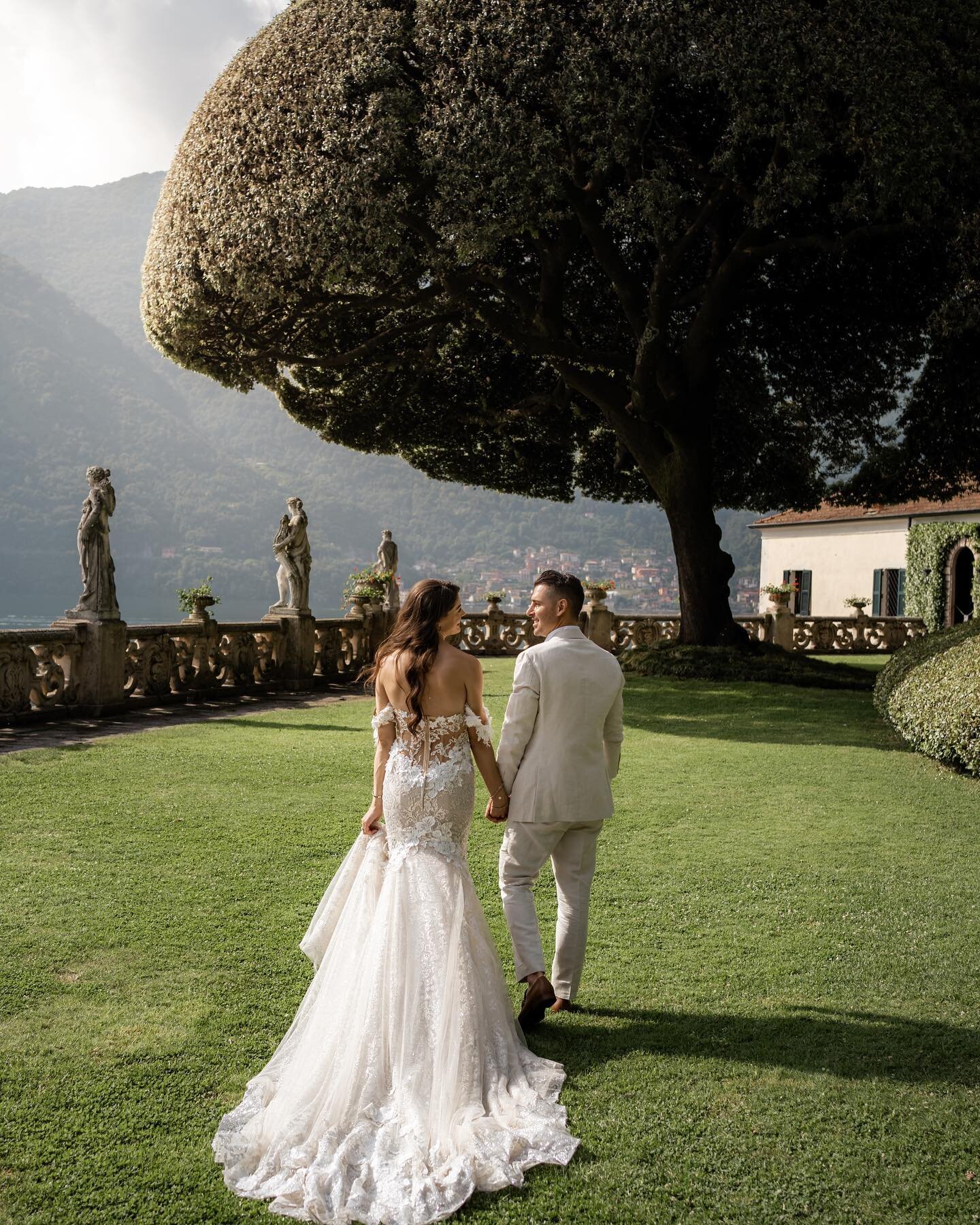 2024 is here and it&rsquo;s time to share more from the last amazing wedding season! This elopement in Lake Como was certainly one of my highlights 😍
Planning @elenarenziweddingplanner 
Flowers @theblondeflower_ 
MUA @thestudiocomo 
Video @whitesfil