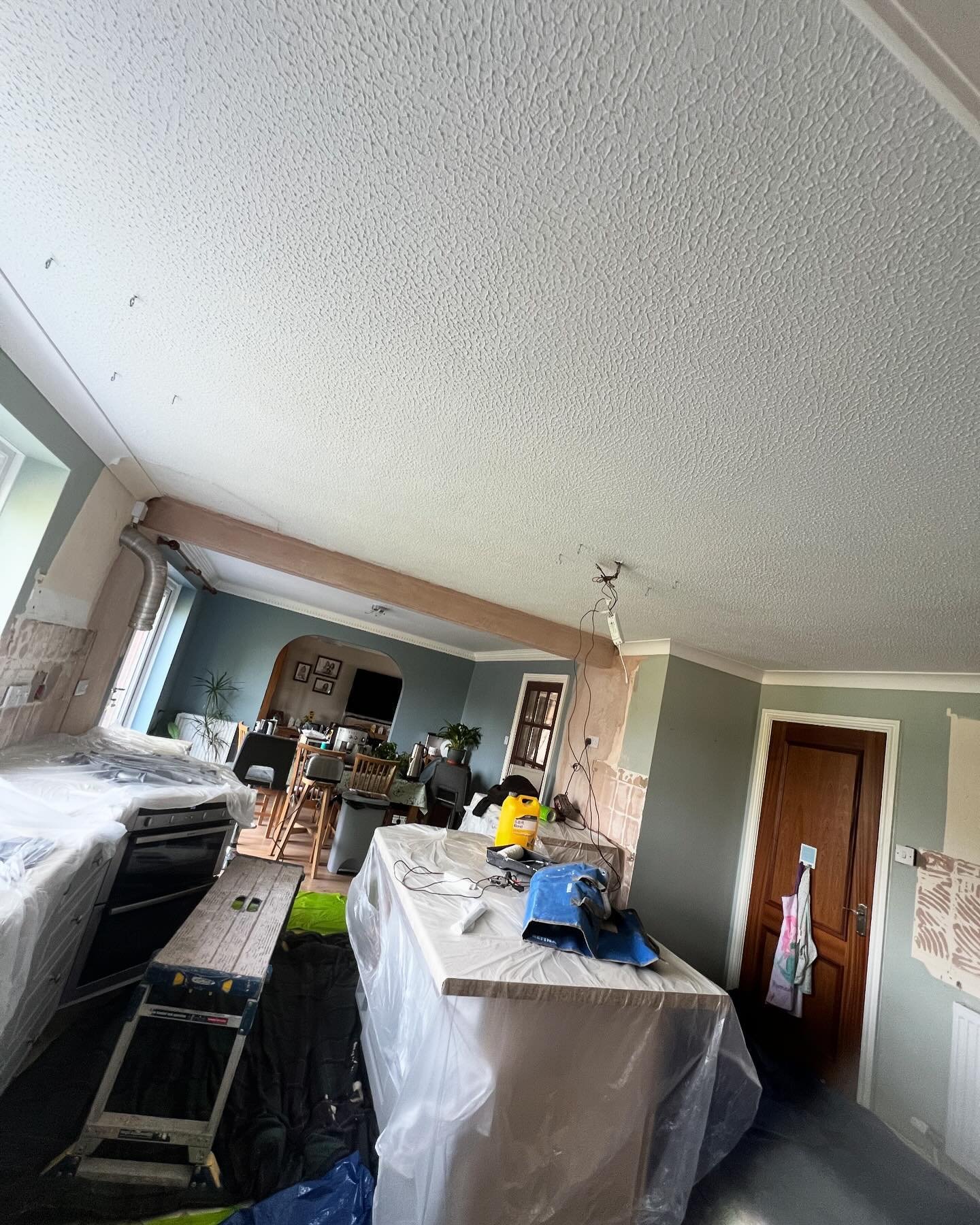 This has to be the worst &lsquo;ceiling needs reskimming&rsquo; job you can get but we got it sorted and its nice and smooth ready for the decorators! Didnt patch the walls up to coving as we didnt want to loose the egde of the coving on some walls a