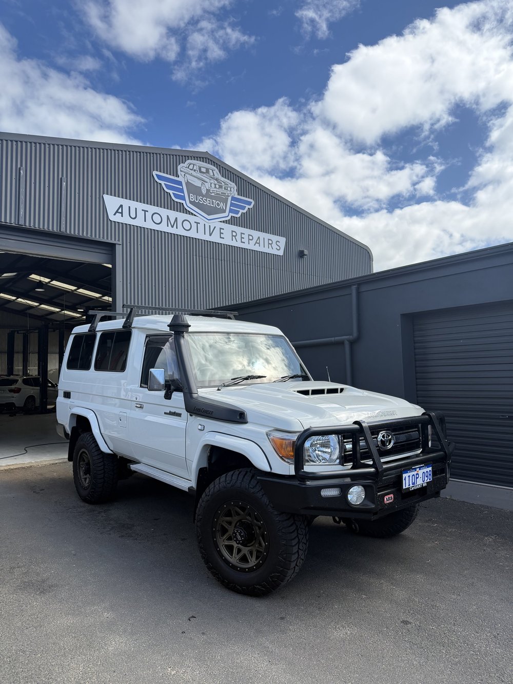 70 Series Land Cruiser loaded touring setup