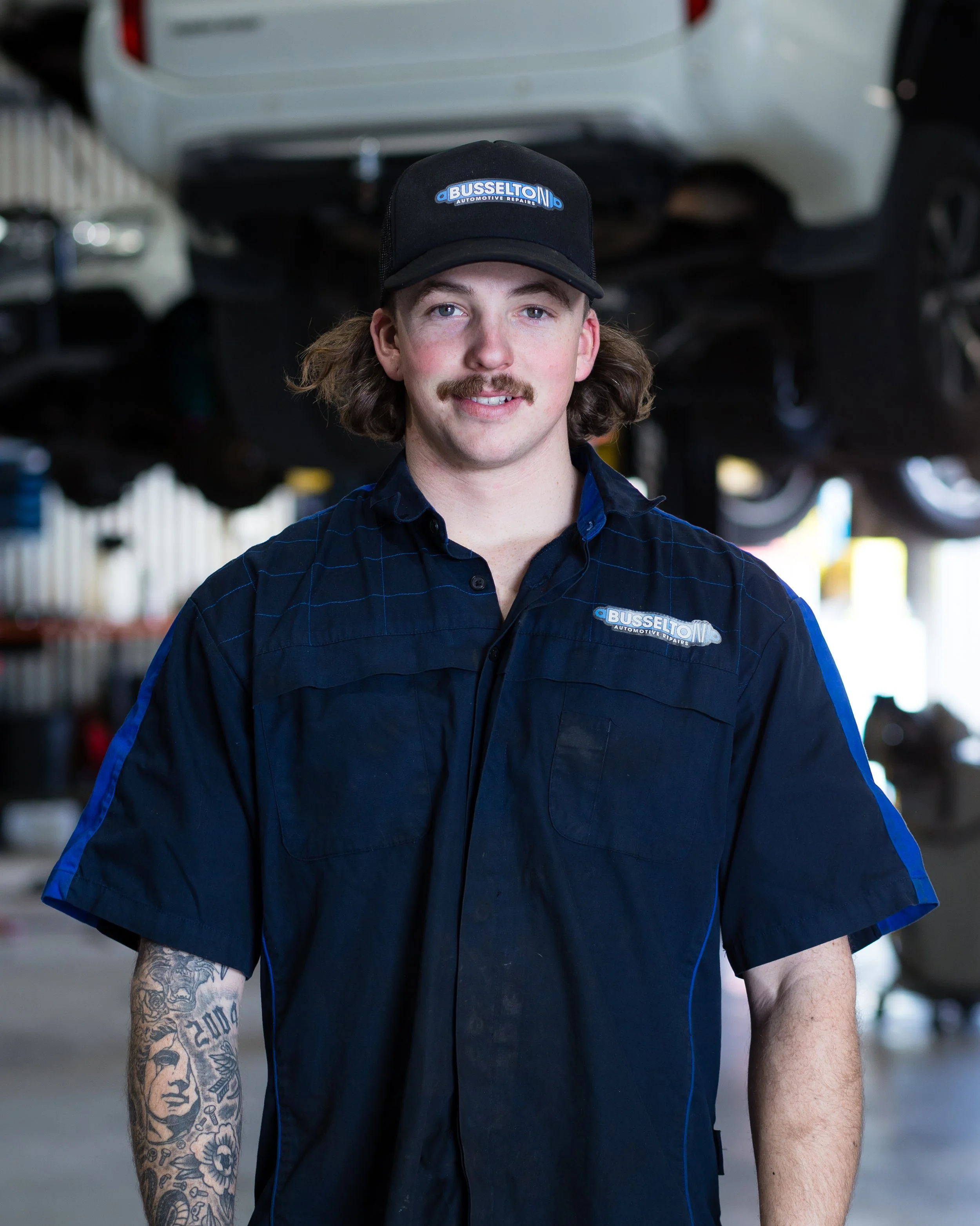 Akka, Leading Hand and Mechanic