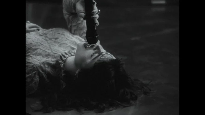 Count the ways ⚪️ live from the Pyre ⚫️

Creative Direction by Studio Island
Commissioned by Studio Island + @itgirl.c00l
director. @alfredwashere
production. @somesuchandco
creative studio. @studioislanduk
label. @islandrecordsuk

executive producer