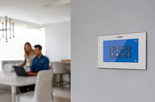meet-panel.jpg