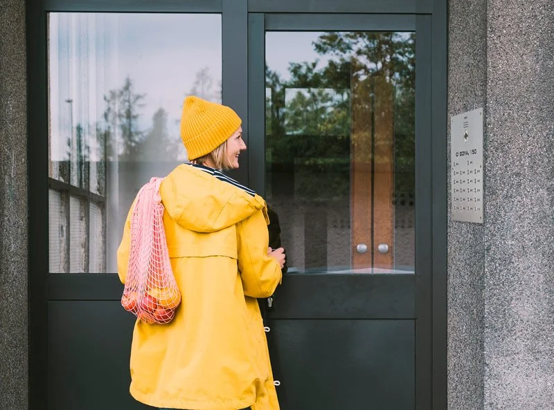 Dørstation med det vandalsikrede Marine panel i rustfrit stål.