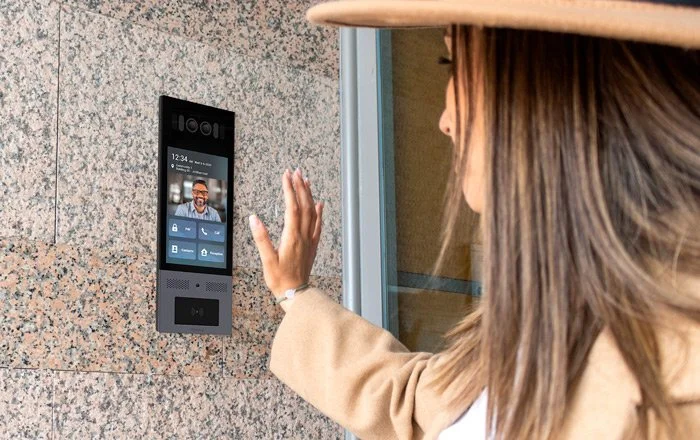 Akuvox er en af verdens ledende producenter af dørtelefoner, svarmonitorer og adgangskontrolsystemer