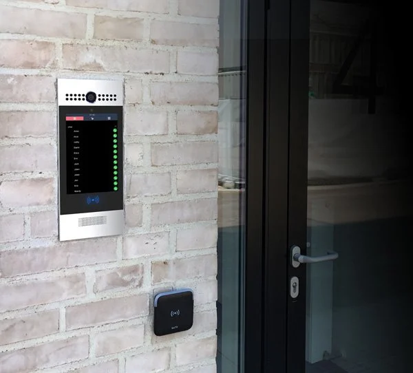 IP-INTEGRA er open source software til tredjeparts hardware. IP-INTEGRA er et brand under Freund Elektronika, som er et søsterselskab til Freund Elektronik, og forhandles udelukkende her.