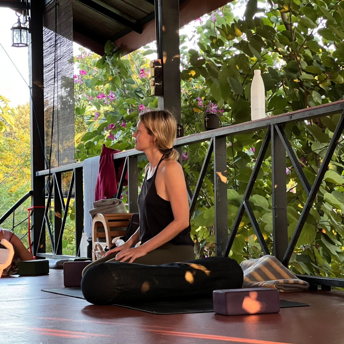I love holding space for deep, nourishing reconnection to the Self.

Sometimes, that looks like relaying information through a workshop.

Sometimes it looks like deep listening and reflecting in a 1:1 session. 

At times, it's uncontrollable laughter