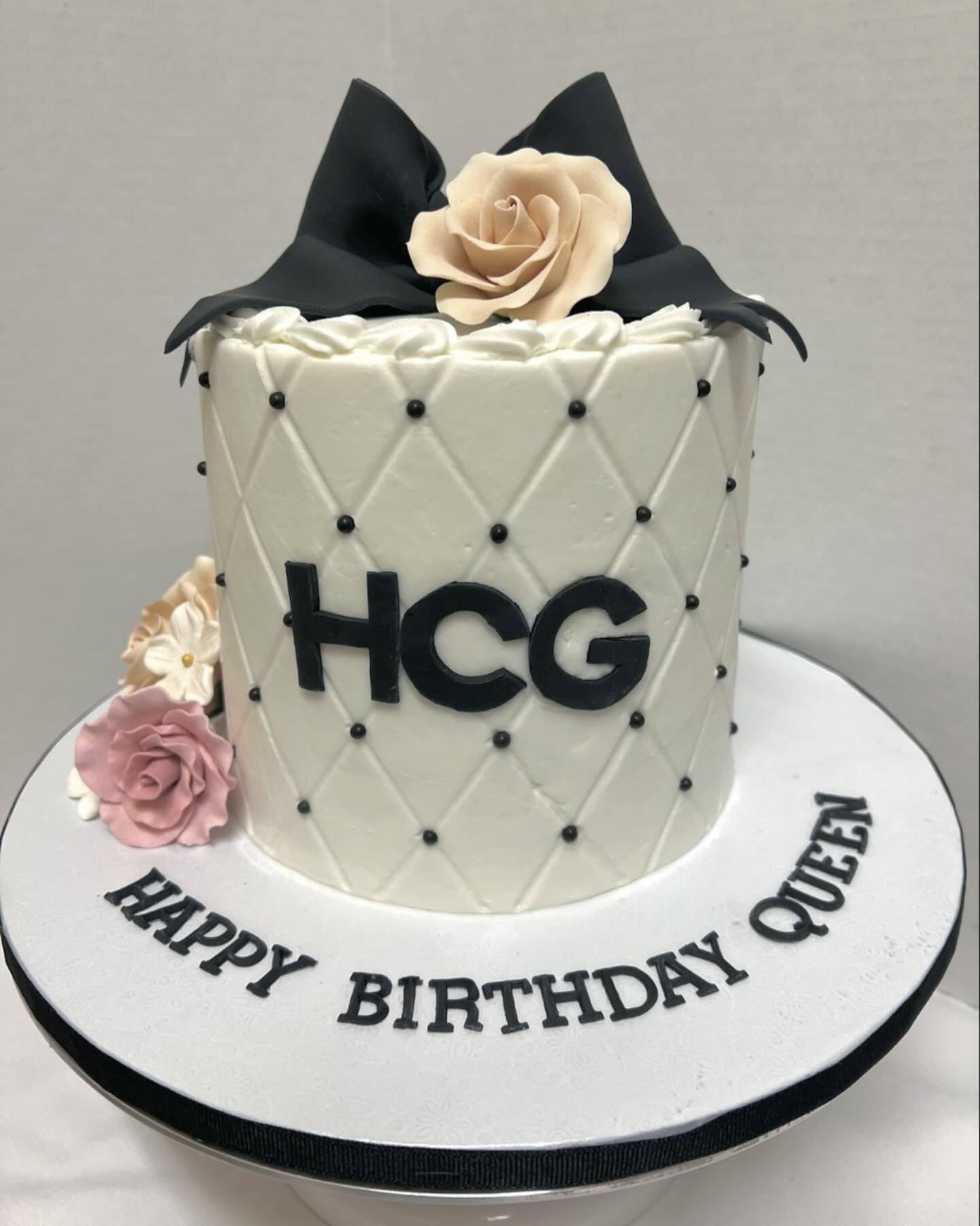 Chanel inspired🖤
.
.
.
#orlandobaker #orlandocakes