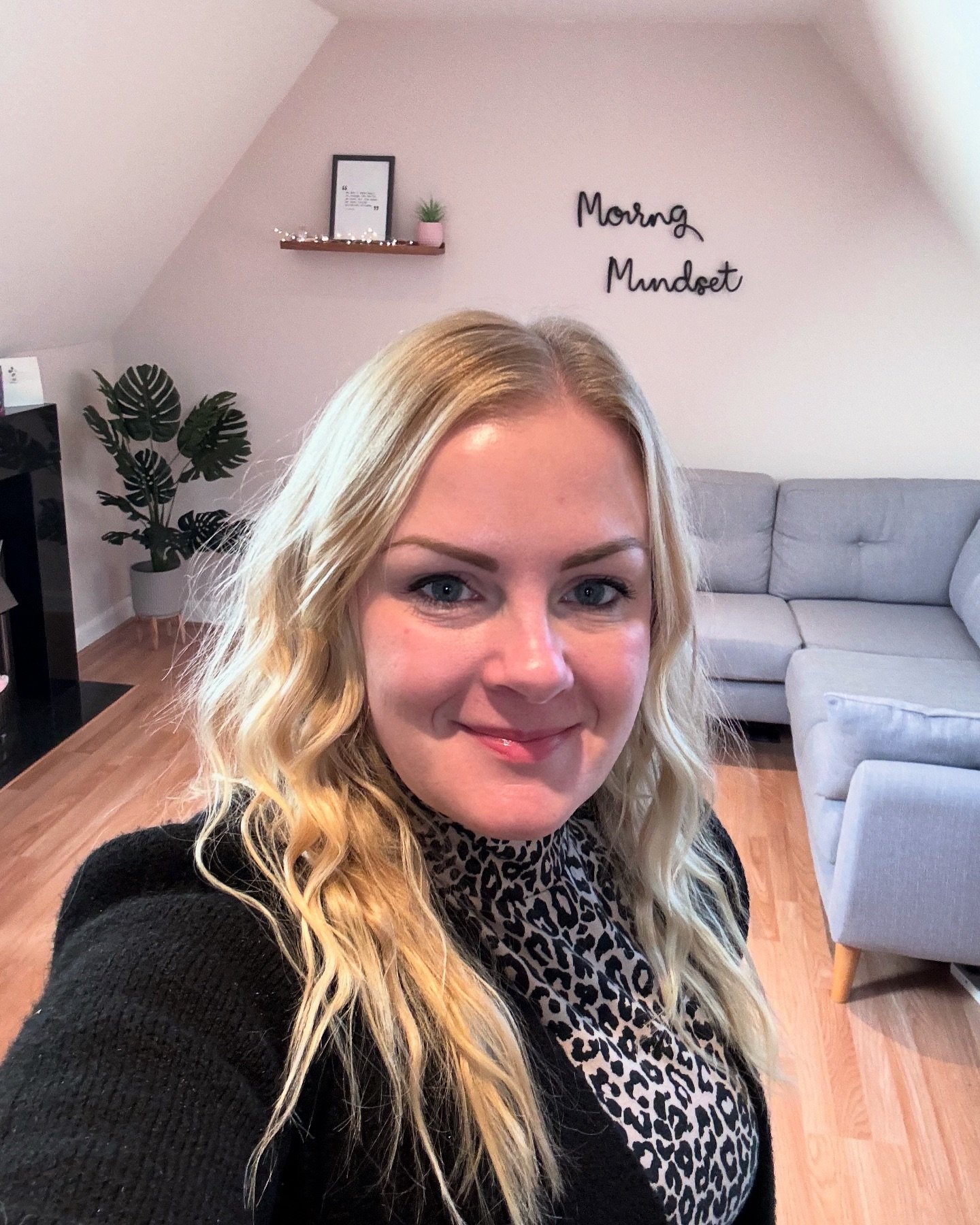 Nice little weekly roundup 💫

🤍 Full clinic week supporting clients with anxiety, depression, confidence issues, motivation, goal setting, IBS, weight management, sleep problems &amp; much more. 🤍 2 clients flying the nest feeling great. There&rsq