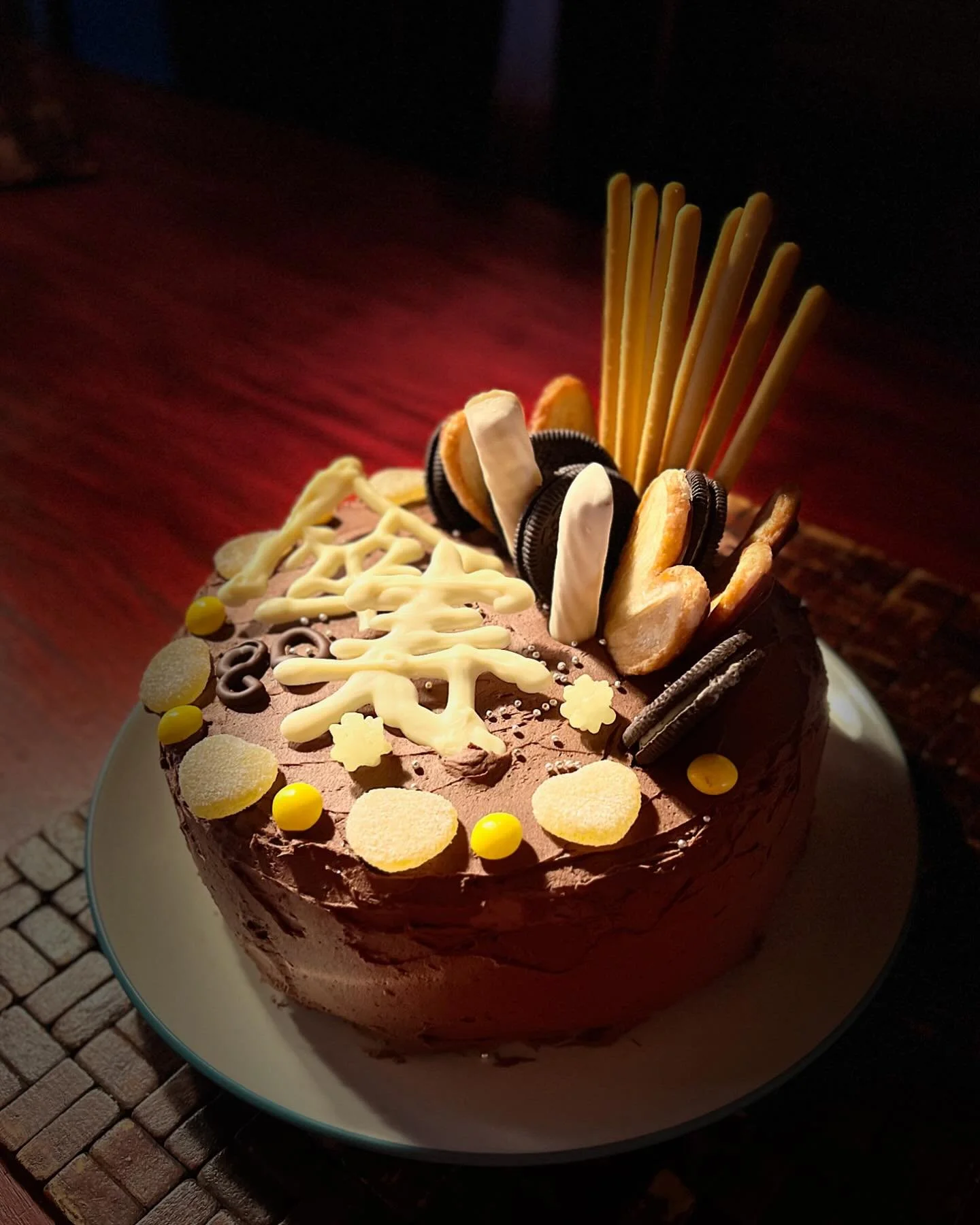 The 80th birthday of my host and colleague where I live in Nagoya. I got to cook and bake again, this time for 10 people. I asked him what he wanted - Spareribs with fixins, and chocolate cake with frosting! (He&lsquo;s American.) Ok!
So I made a cho