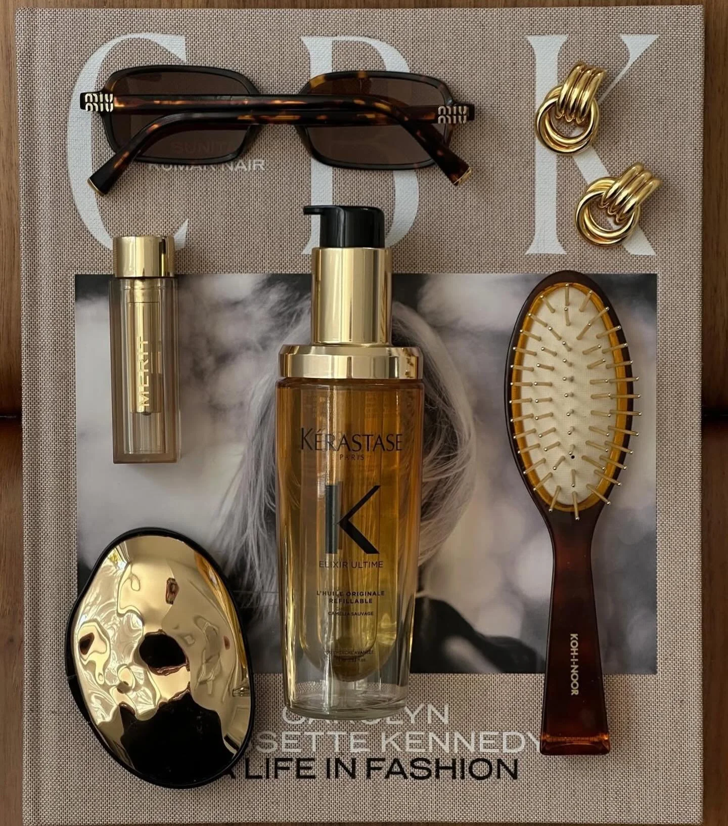 Because beautiful things are meant to last 🫶🏼 

The refillable Elixir Ultime L&rsquo;Huile Originale blends care, craftsmanship, and conscious design to deliver luminous shine for every hair type. Pick up at your next appointment 🤎