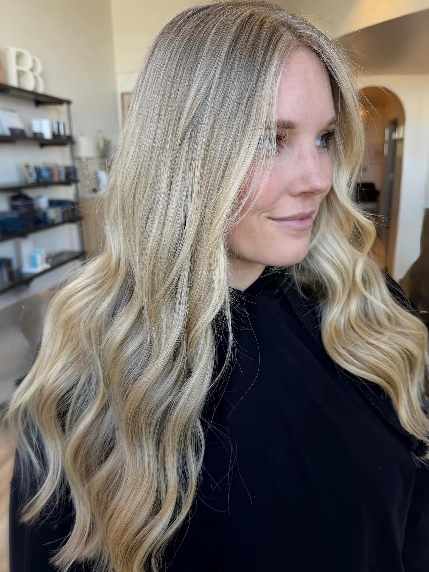 This blonde speaks for itself 🤤
by @maciejbeauty