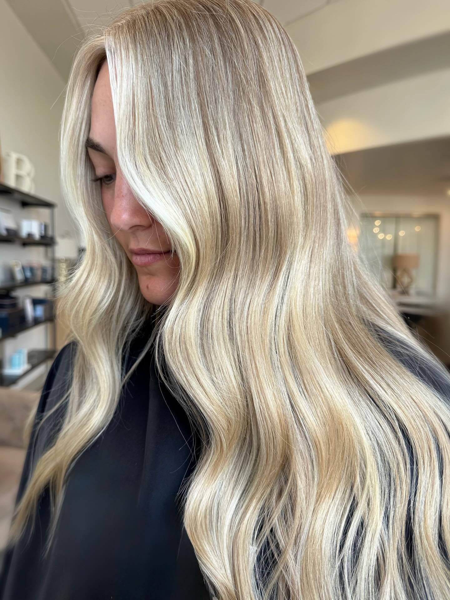 BRIGHTER + BLONDER ⭐️
by @maciejbeauty