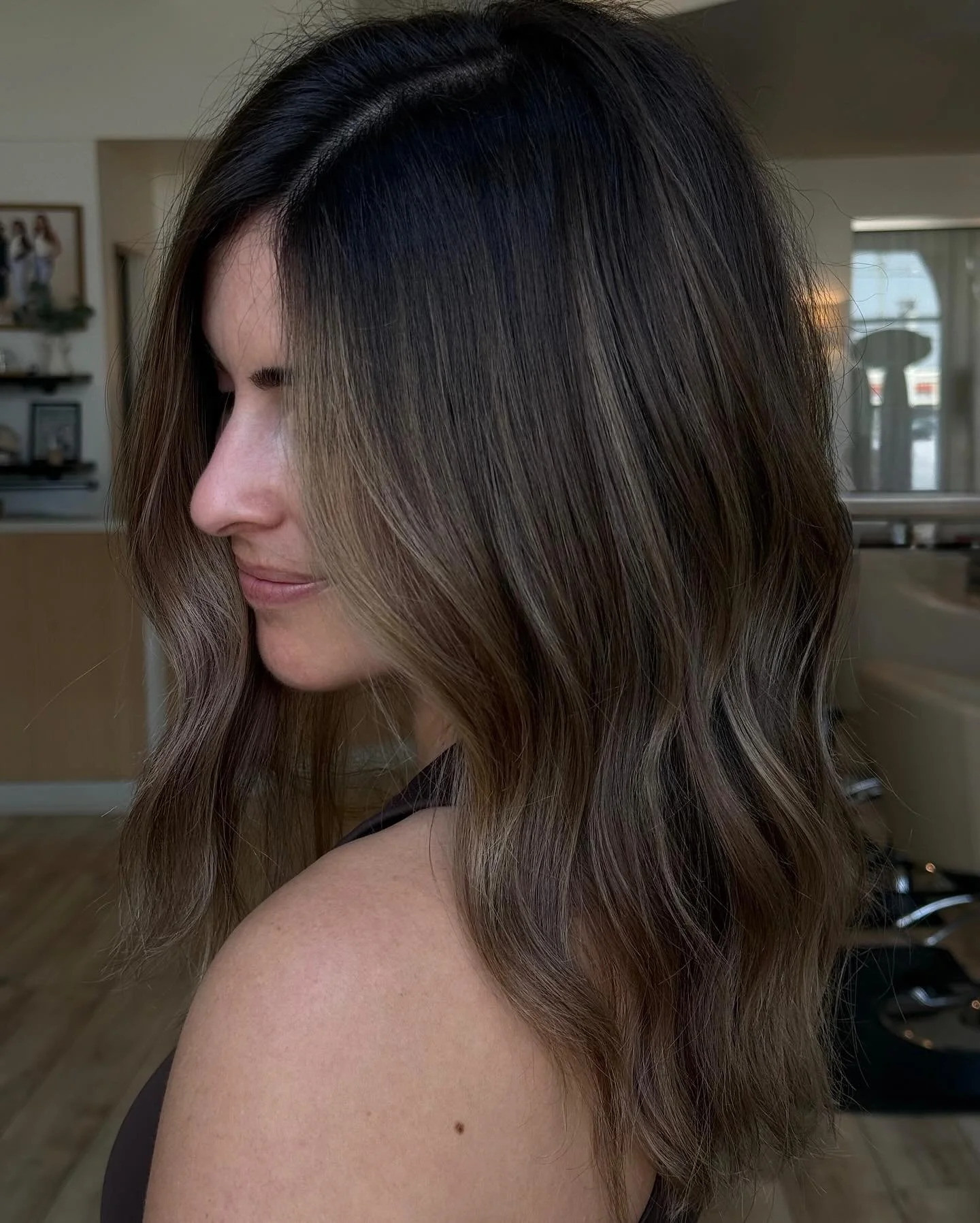 Soft Brunette 🤎
by @_hairbymeag 
.
.
.
.
#lebanontnsalon #nashvillesalon #lebanontnstylist #behindthechair