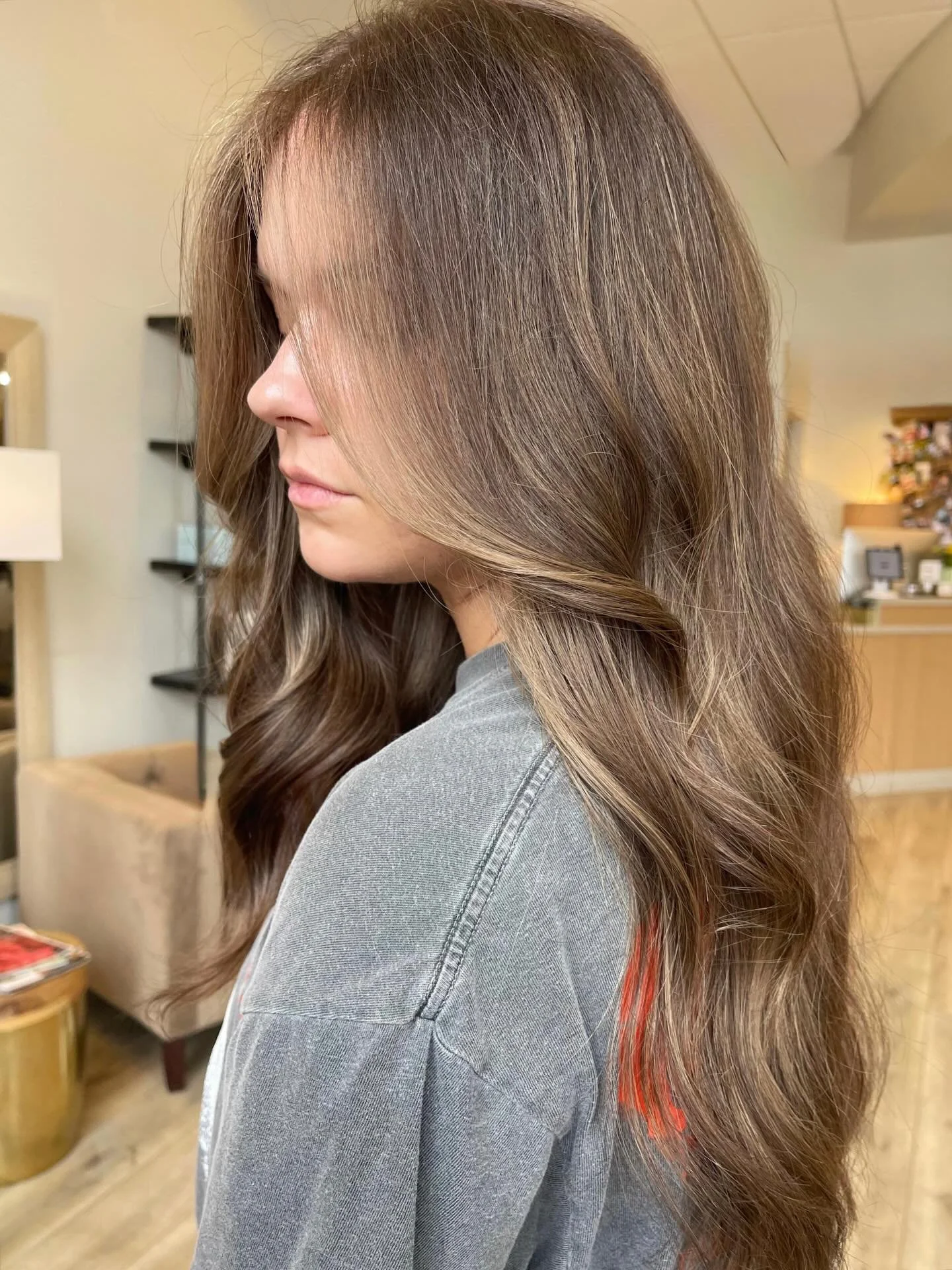 NATURAL BRONDE 
by @ashleyahairco