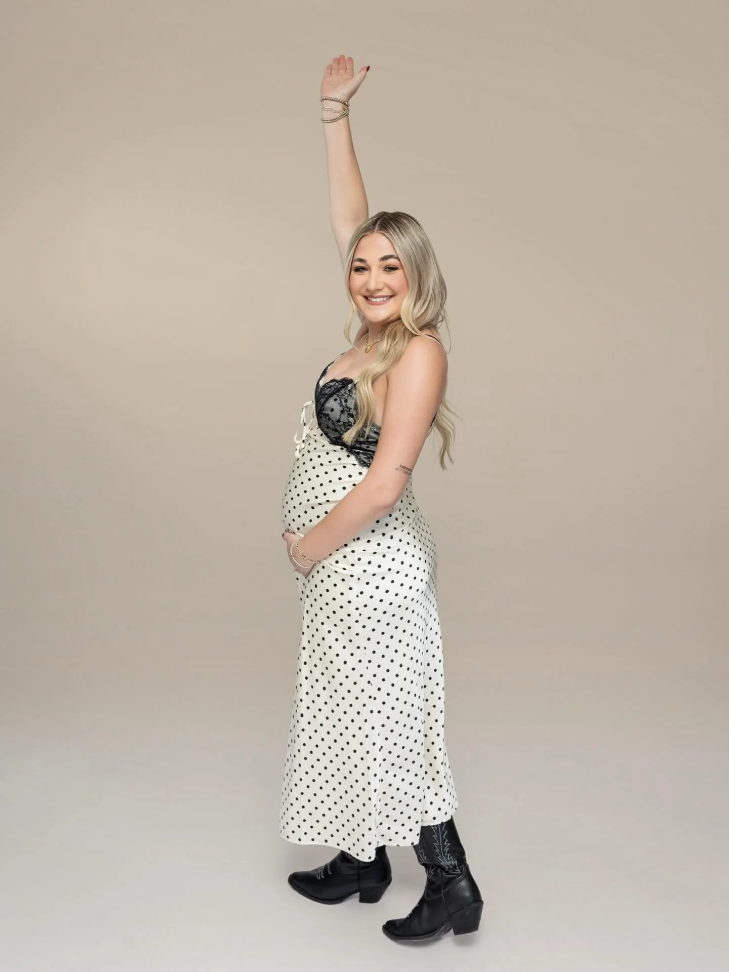 She&rsquo;s baaaack 🤍 Lauren has returned from maternity leave and is officially taking appointments again. Call, text or book online 🫶🏼