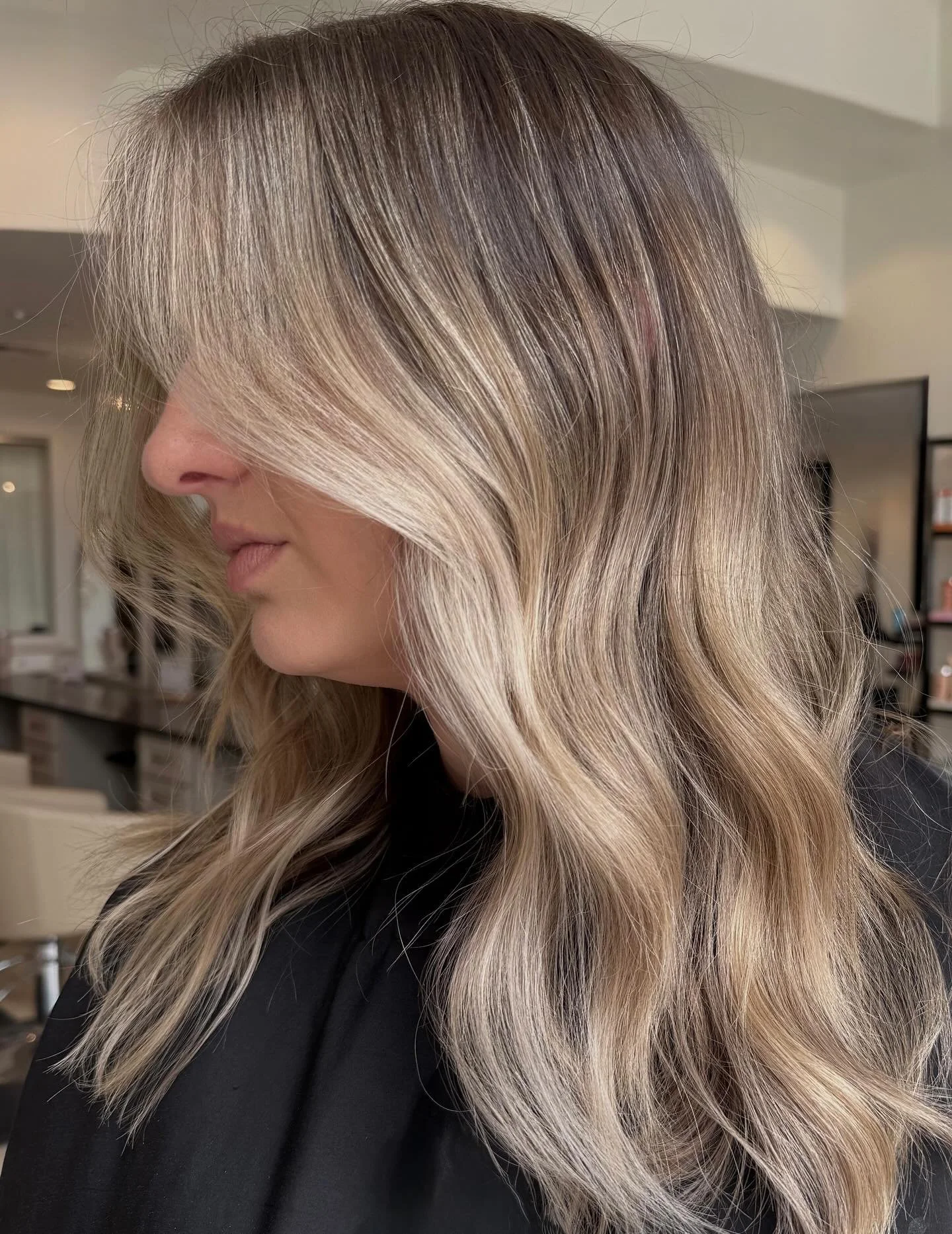 BEACH BLONDIE 🥥
by @_hairbymeag 
.
.
.
[Lebanon Salon, Lebanon TN Hair, Nashville Salon, Beach Blonde]