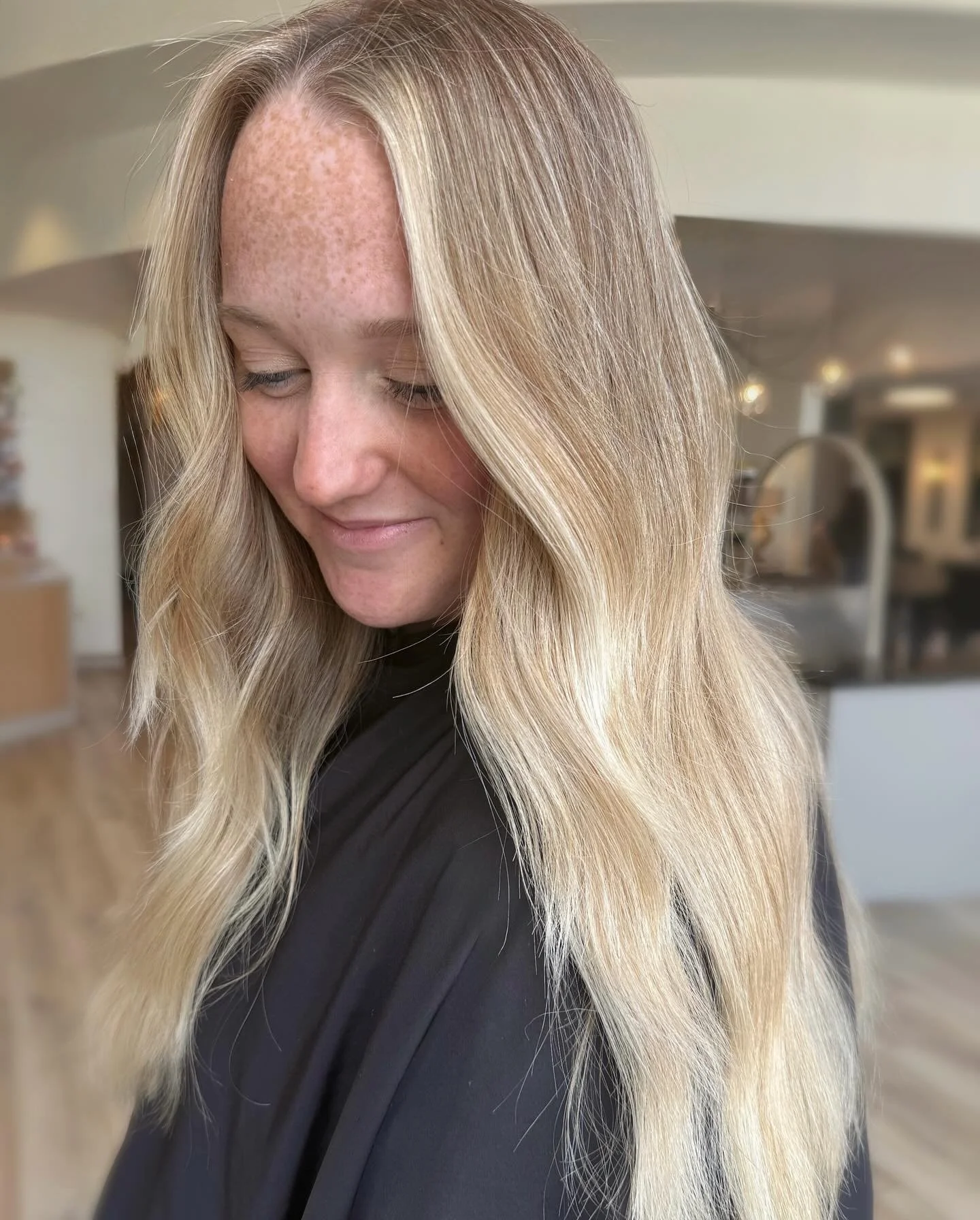 BRIGHTENED UP 🌟
by @_hairbymeag