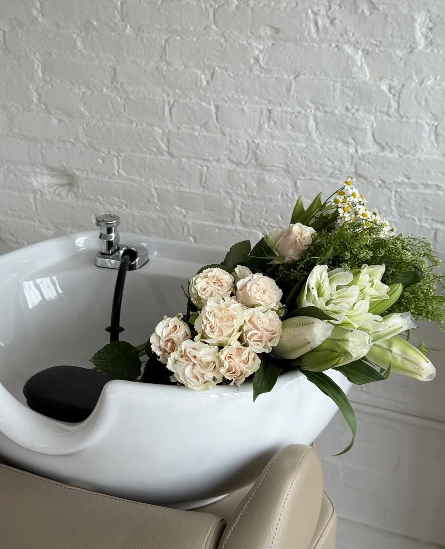 spring refresh, one strand at a time 🫧
call, text or book online @beautyboutiquelebanontn