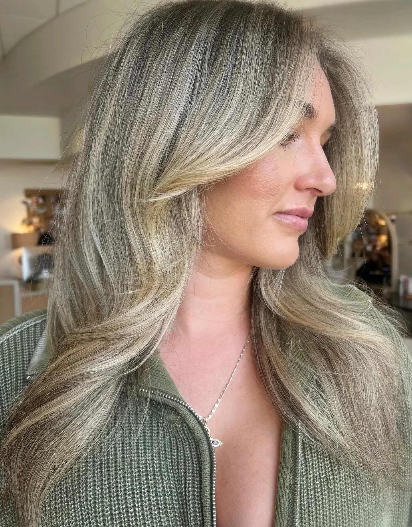 TURNING HEADS 
by @rigney_joanna 
.
.
.
.
#lebanontnsalon #lebanontnstylist #blondeinspo #behindthechair