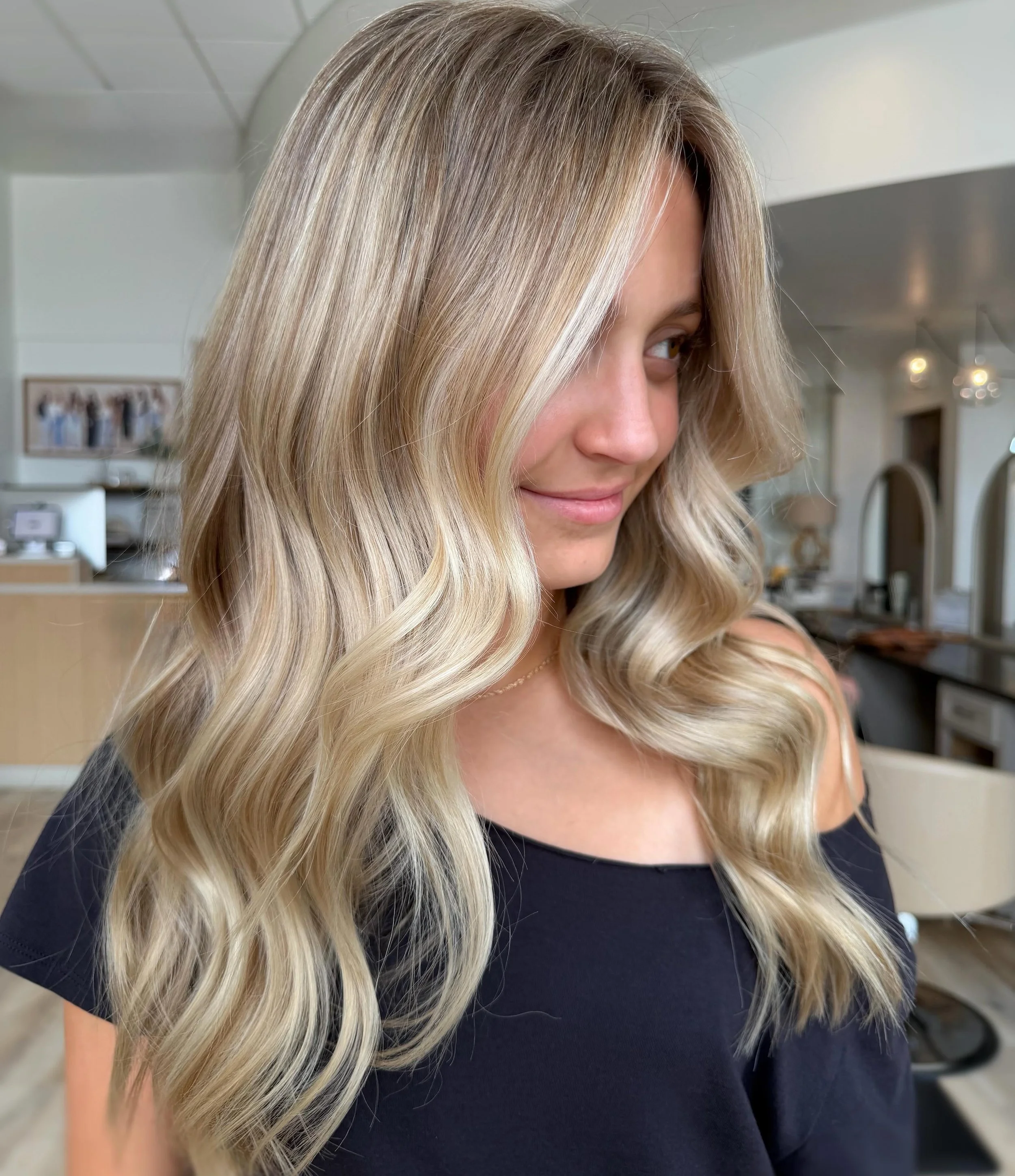 Another day, another perfect bronde 💫
by @rawstylist_