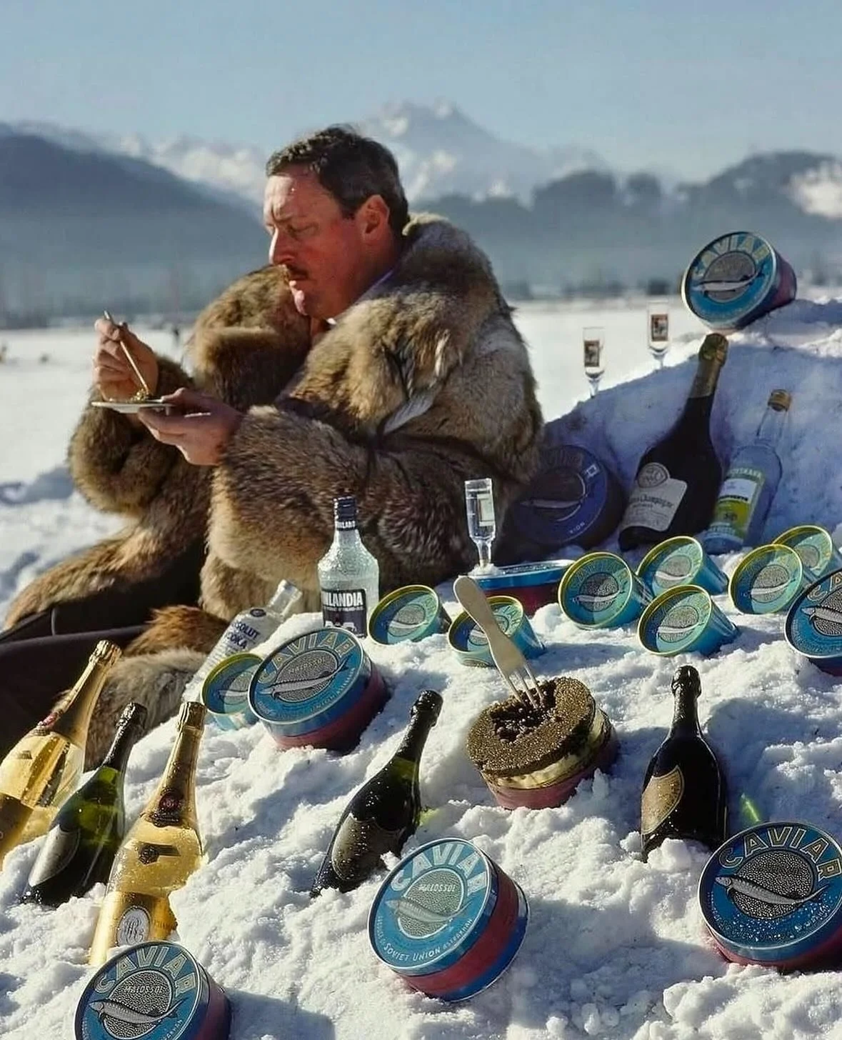 🎁 HOLIDAY GIVEAWAY CLOSED 🎁

If this is your winter mood, you&rsquo;re going to like this&hellip;

We&rsquo;re teaming up with our friends @jhfoodandwine and @westsidewineandspirits to bring one lucky winner a deliciously curated Jackson Hole holid