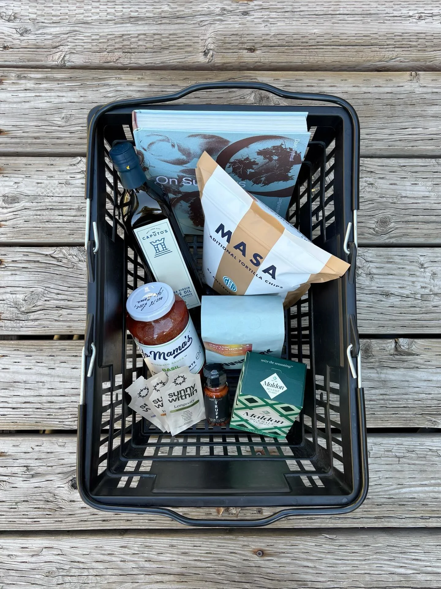 FRIDAY PICKS! 🛒

Some new items + tried-and-true favorites, here&rsquo;s what&rsquo;s been catching our eye (and filling our carts) lately. @caputosmarket @maldonsalt @groundworkcoffee @masa_chips @sauce @yomamasfoods @getsunnywithin