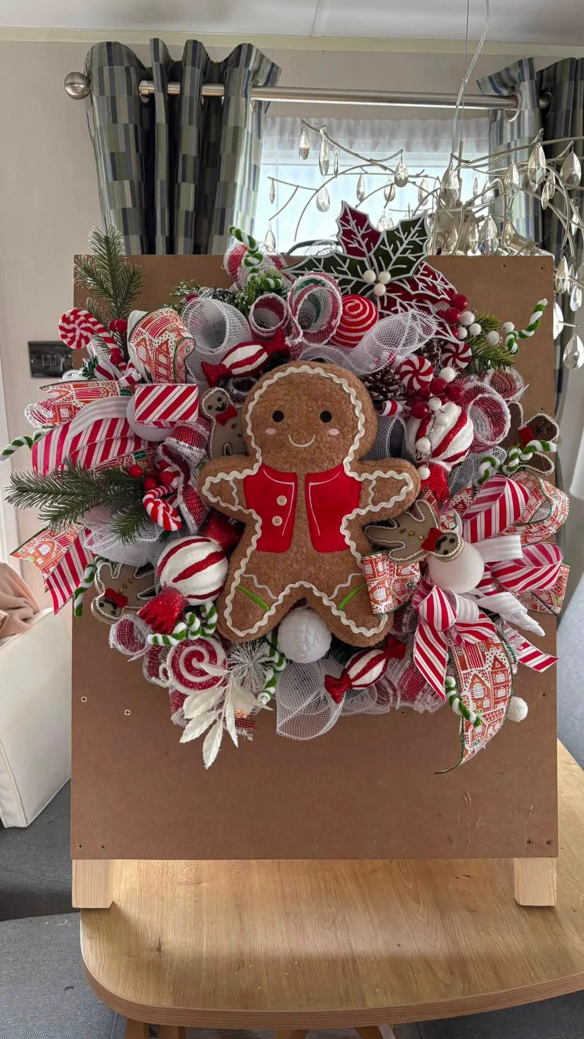 single gingerbread  wreath
