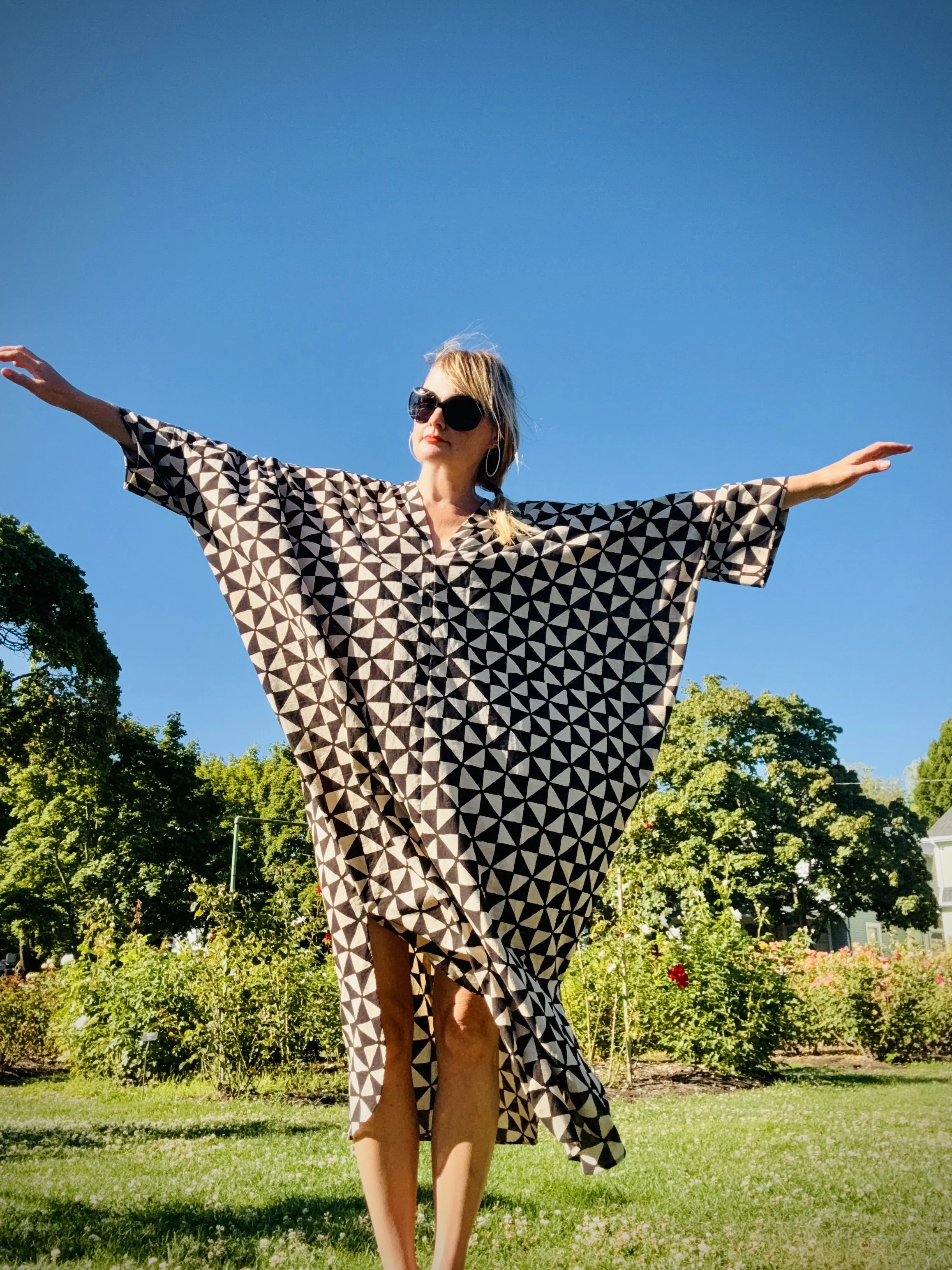 Strange Geometry Caftan, black/neutral