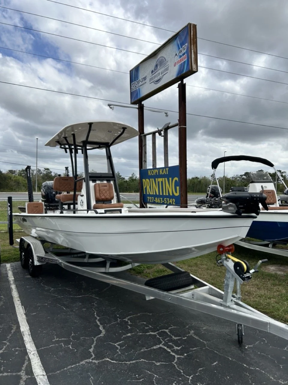 2026 Avid Fusion 23' W/ 250 HP SHO