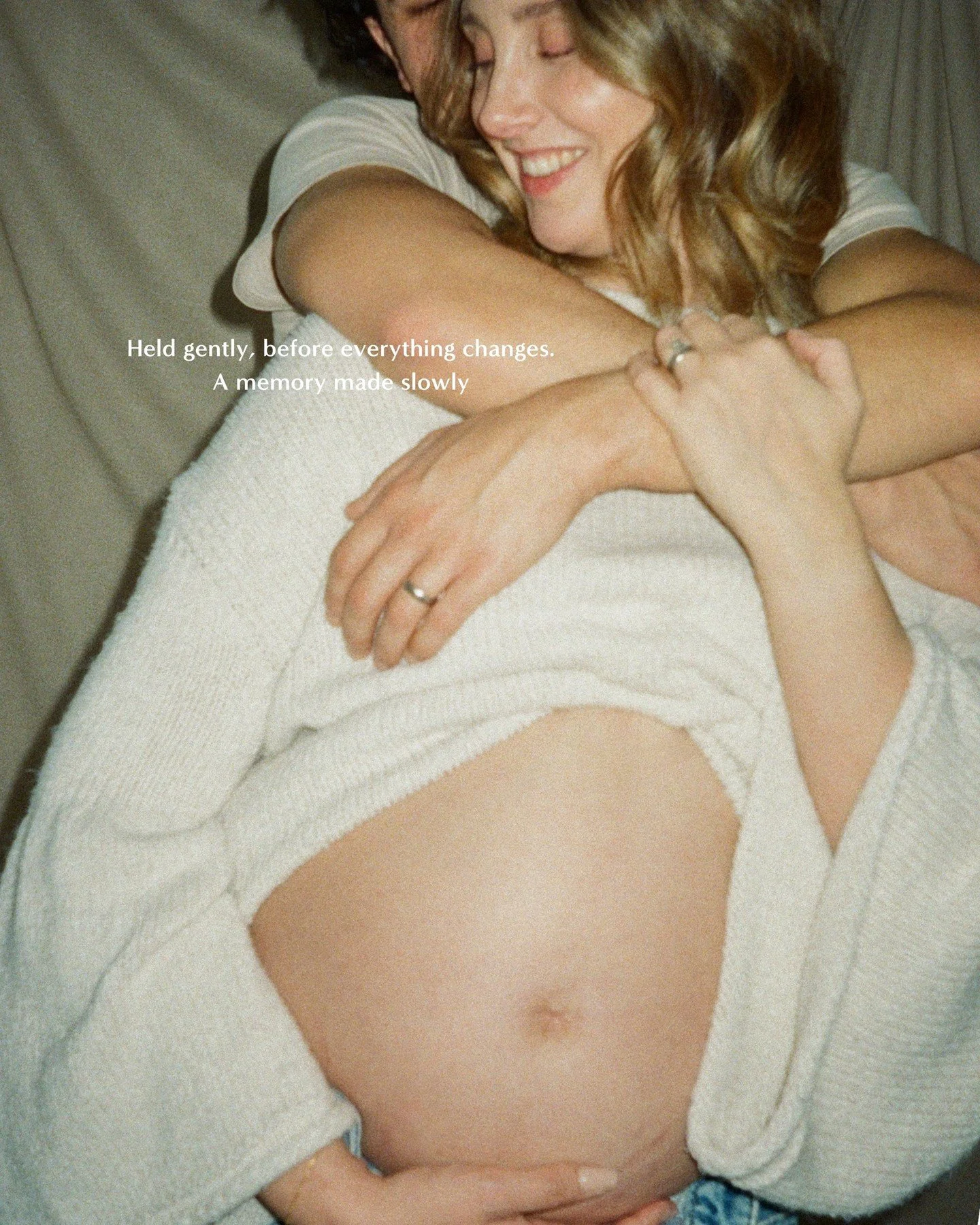 There&rsquo;s something about film photography that feels different in motherhood.

The texture.
The grain.
The quiet pause between frames.

This maternity session was photographed on 35mm film and digital, a family of three on the edge of becoming f