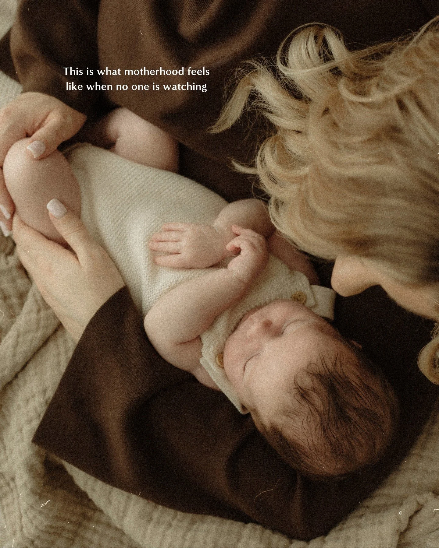 There&rsquo;s a quietness to early motherhood that often goes unseen.

Not the milestones.
Not the moments we prepare for.
But the ones in between.

The gentle way your baby settles into you.
The instinct to hold them just a little closer.
The small,