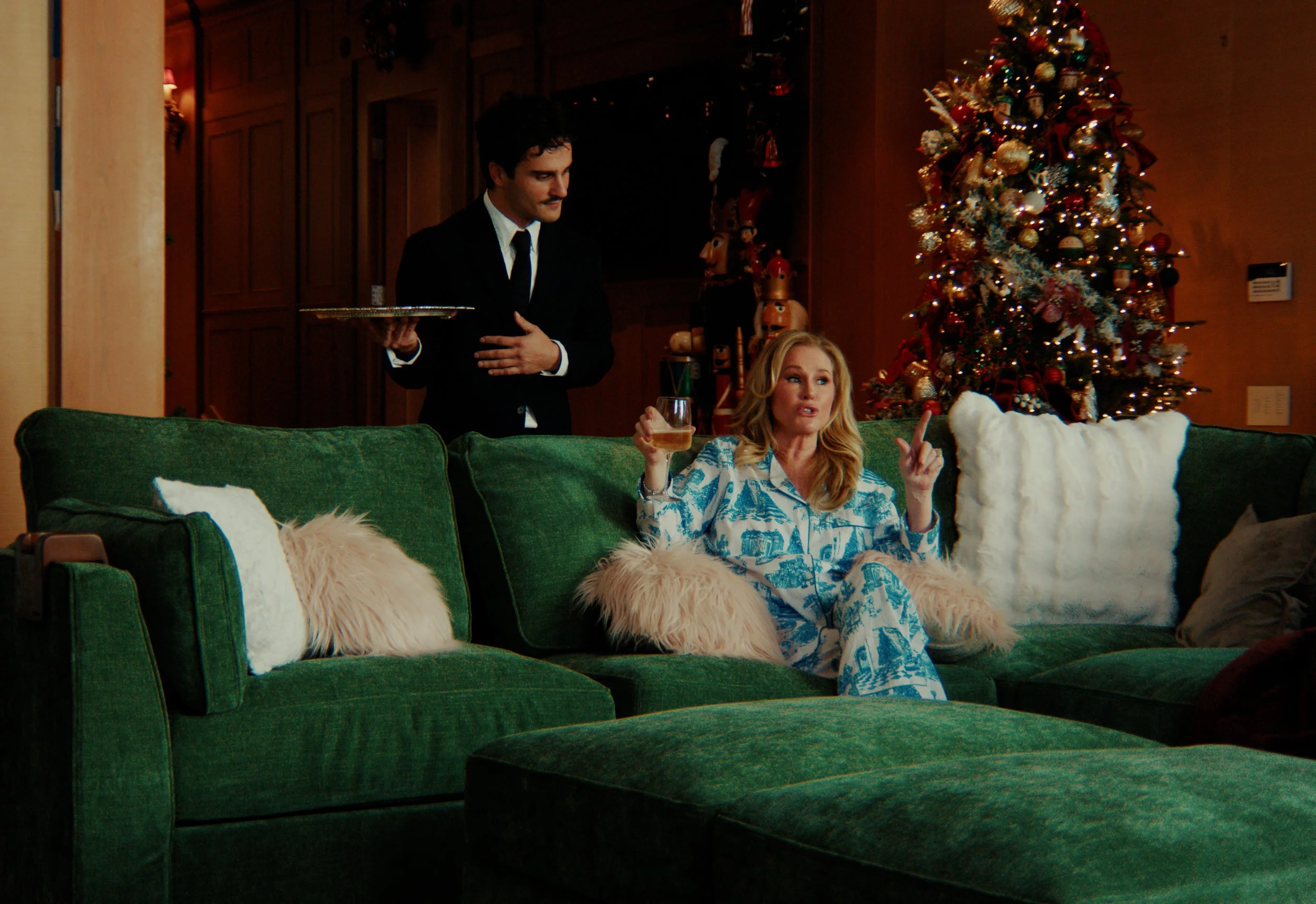 kathy hilton holidays, lovesac