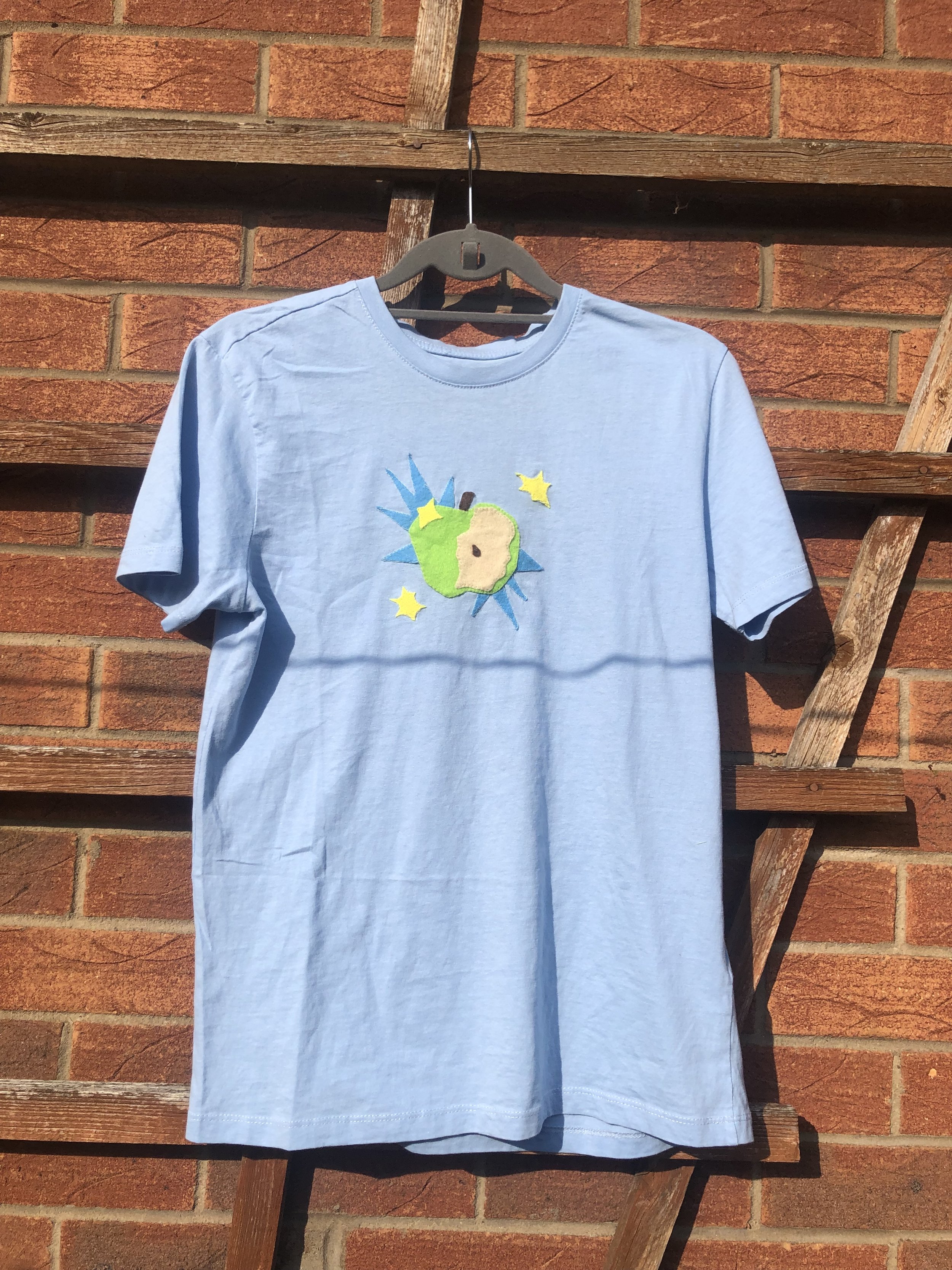 Apple shirt