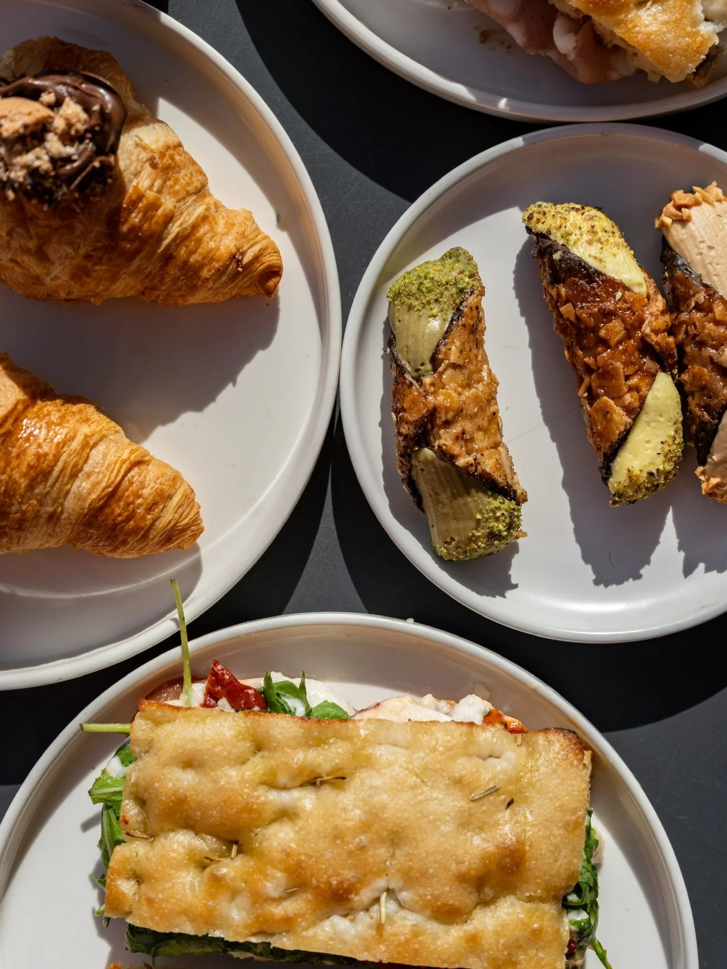 Indulge in a little bit of everything this lunchtime 🤌🏻✨

From light bites to perfectly brewed coffee, come treat yourself.

Open for eat-in or takeaway.

#franciesfoccacia #franciesliverpool #liverpooleats #liverpoolfood #liverpoolcafe