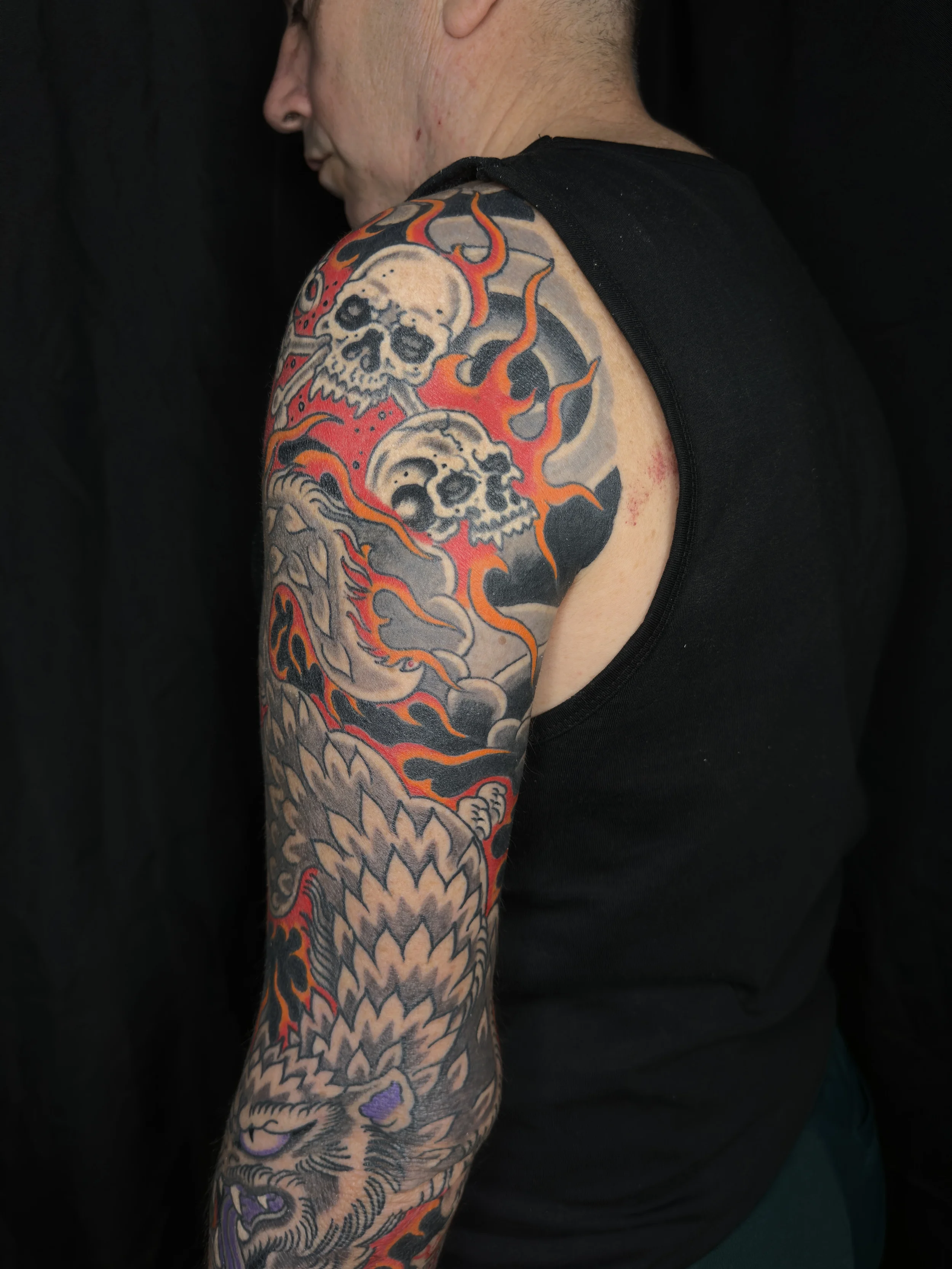 Tattoo tradicional japonés de calaveras lobo y fuego Castellón de la Plana Valencia 