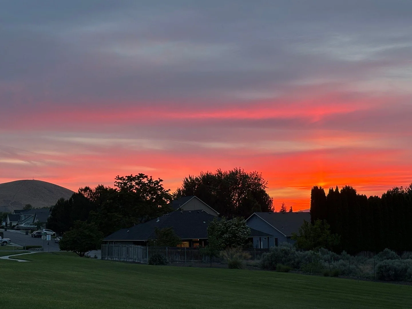 Happy Friday!

As summer fades and fall steps in, we found ourselves reminiscing about some of our favorite summer highlights. How often do we truly pause to appreciate what we&rsquo;ve lived instead of rushing on to the next thing? ☺️ 

Take a few m