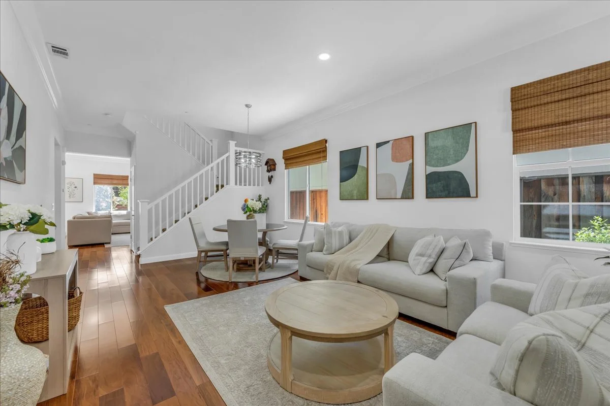 04-Living Room.jpg