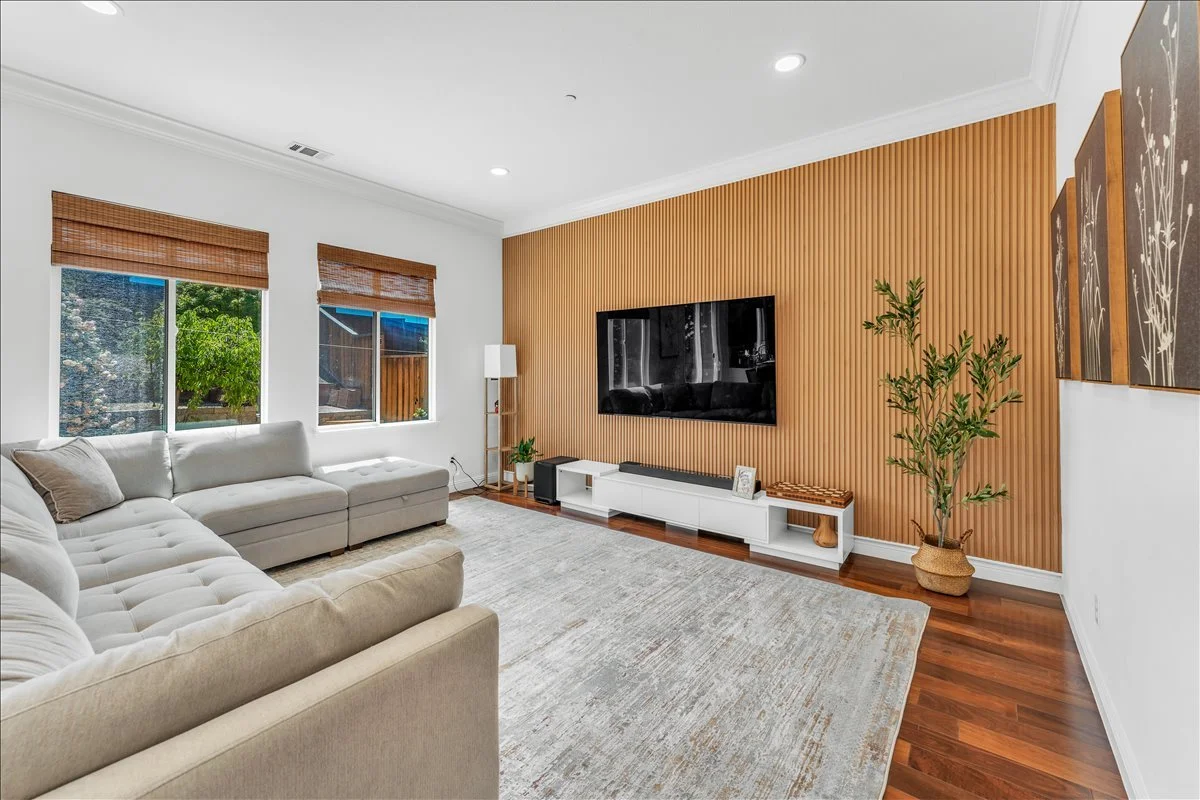 12-Living Room 2.jpg