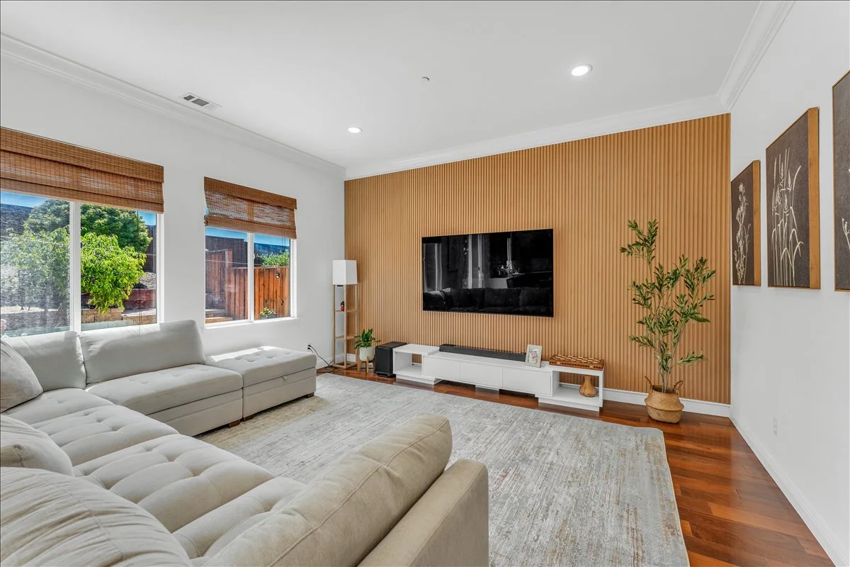 13-Living Room 2.jpg