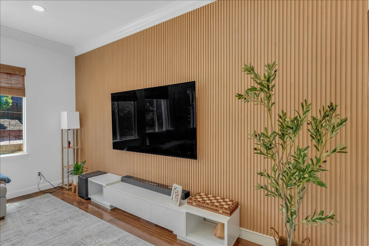 15-Living Room 2.jpg