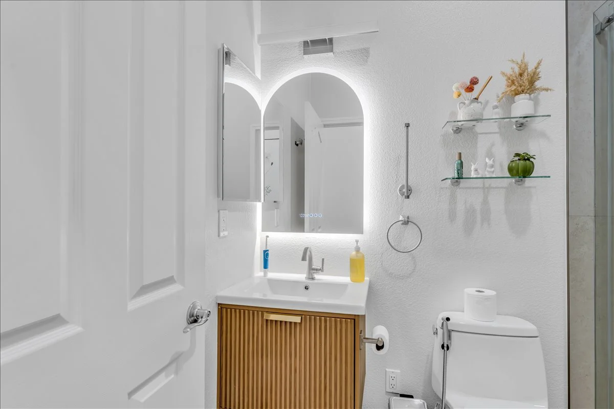 39-Bathroom.jpg