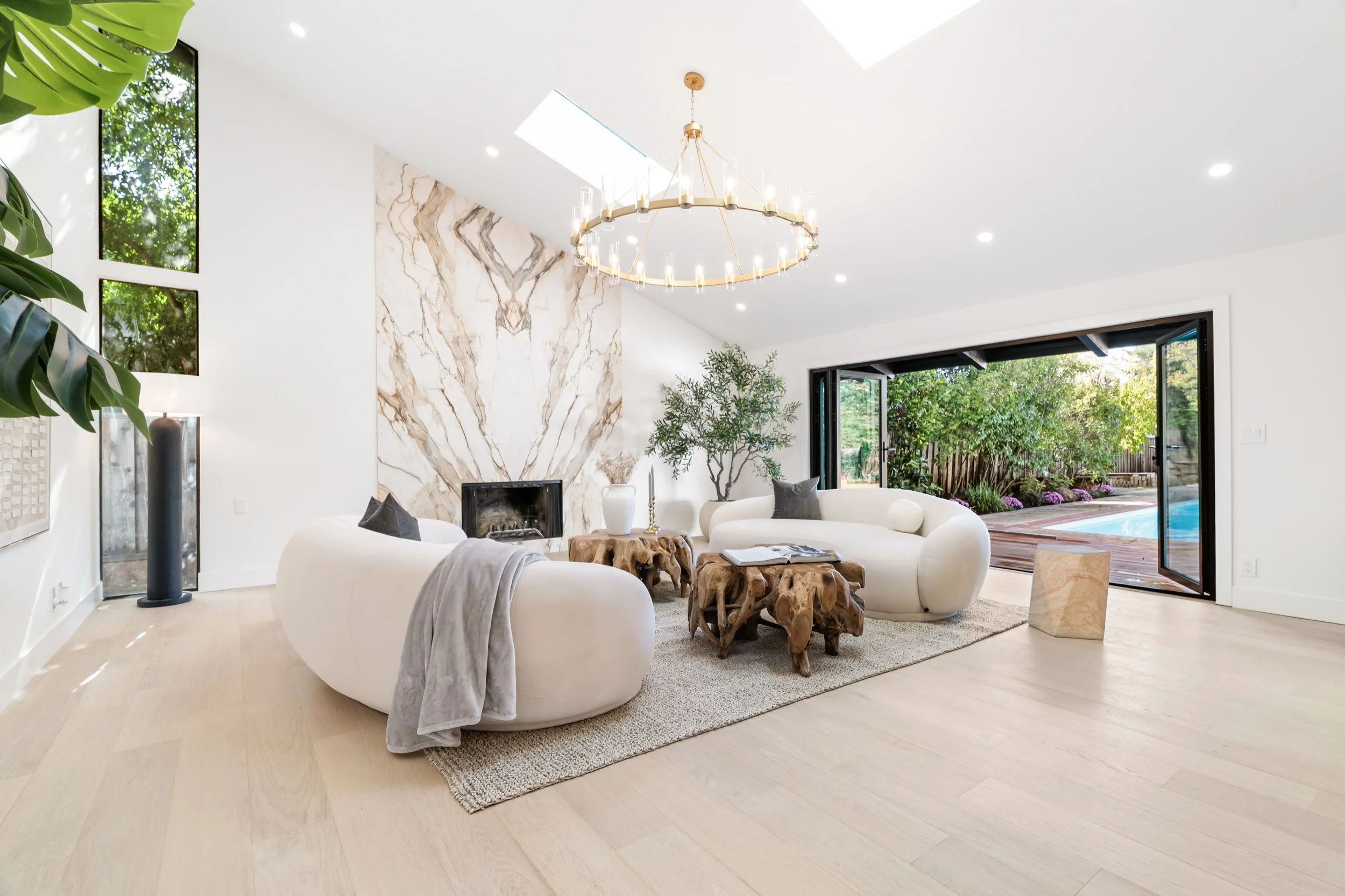 01-Living Room.jpg