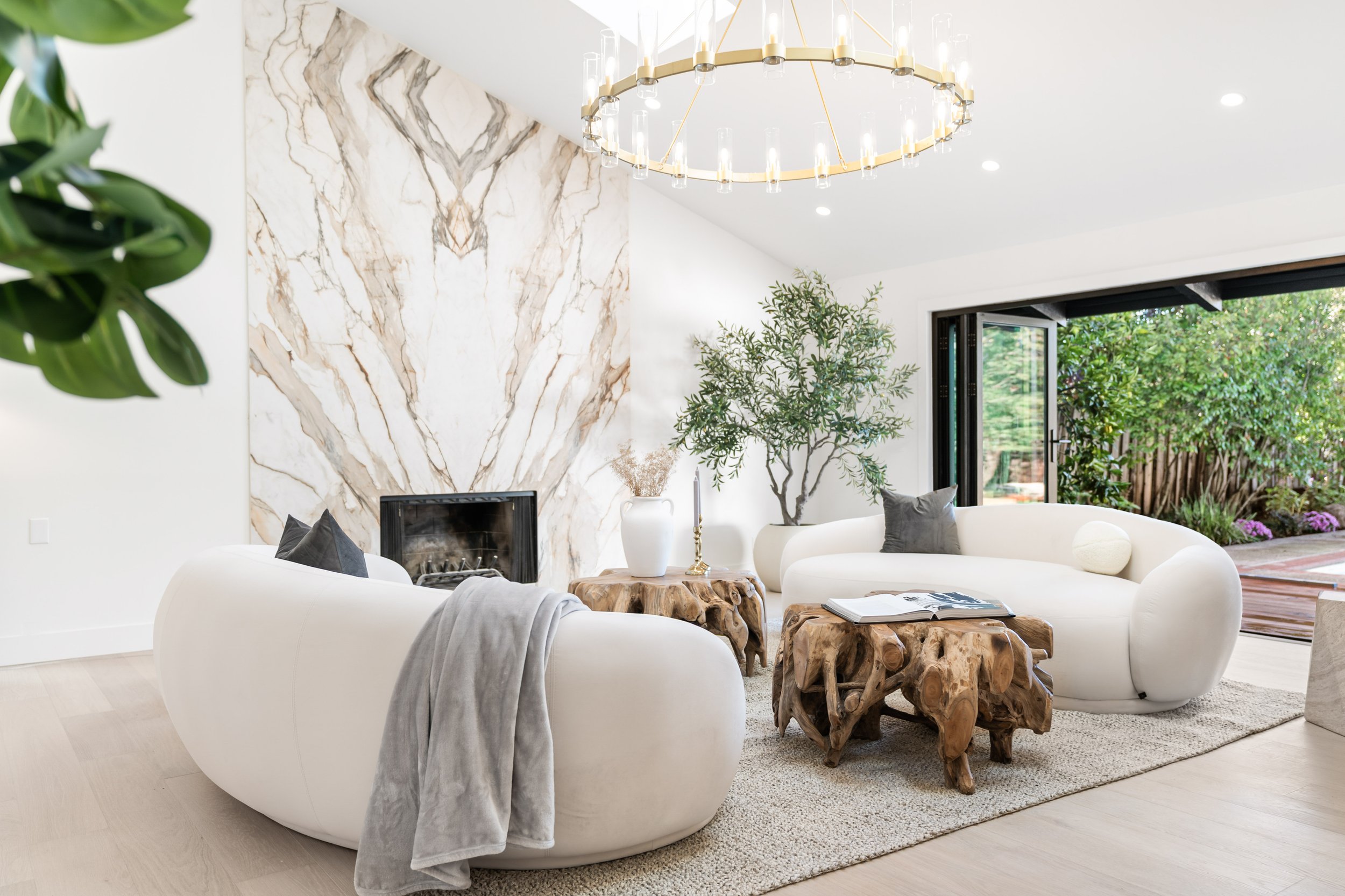 02-Living Room.jpg