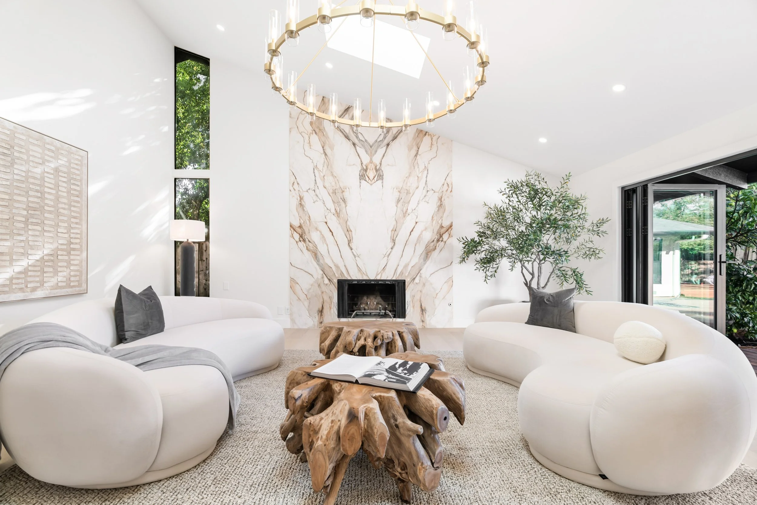 03-Living Room.jpg