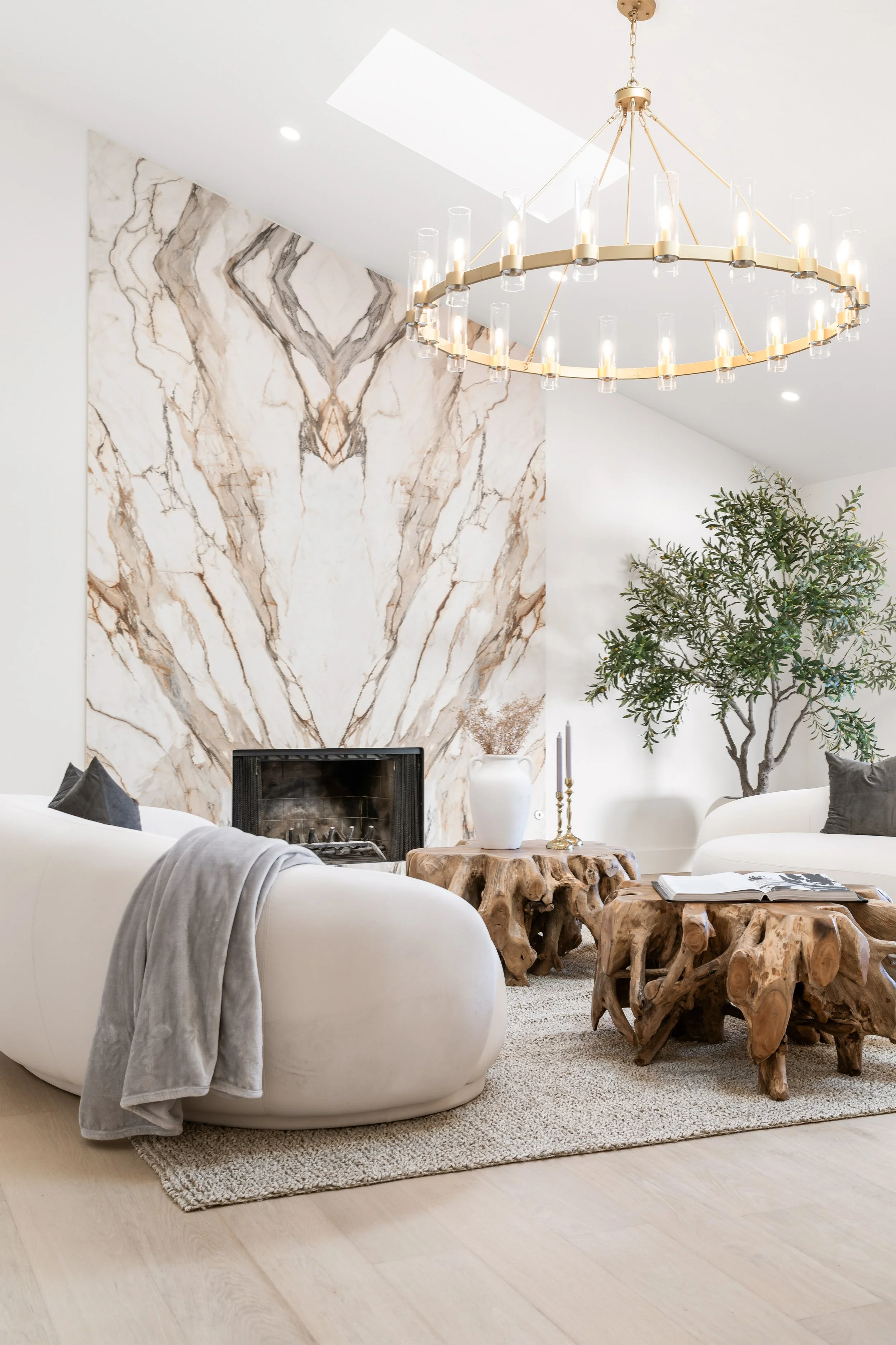 05-Living Room.jpg