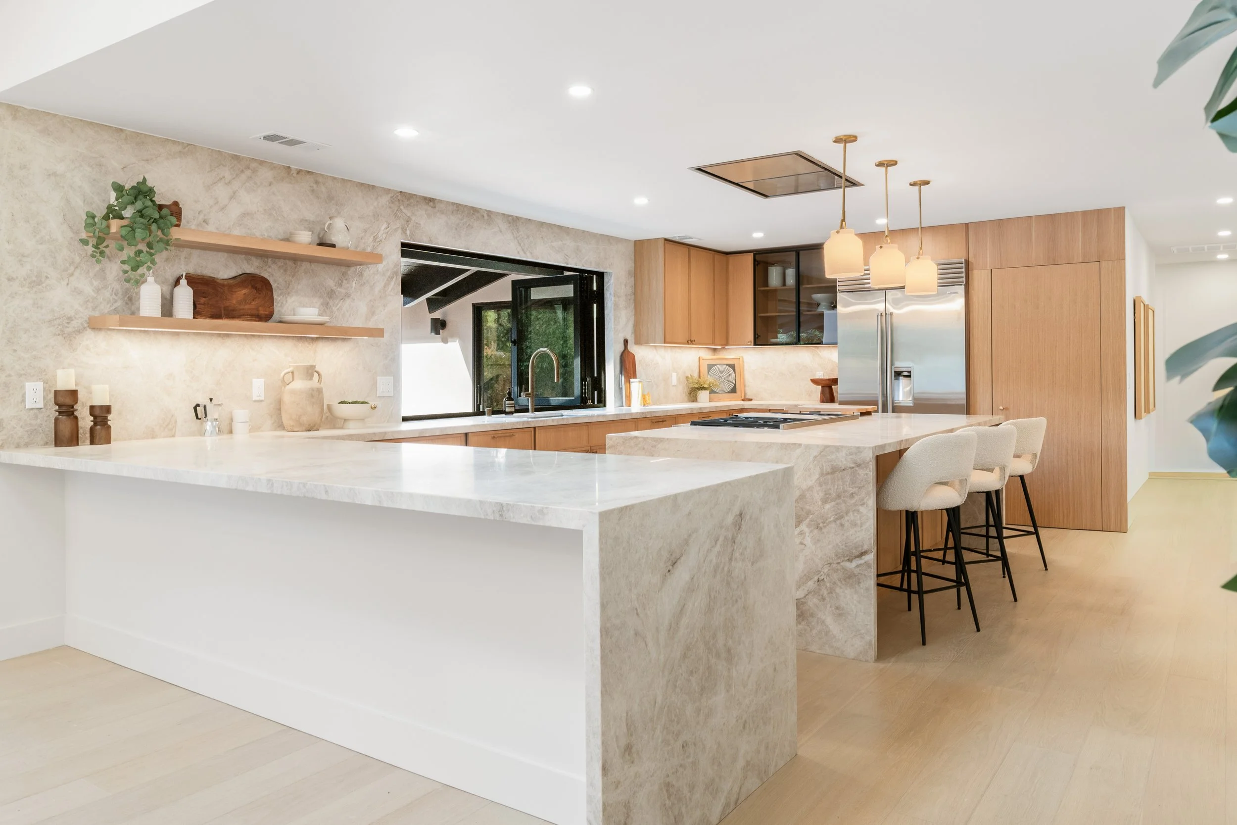 16-Kitchen.jpg
