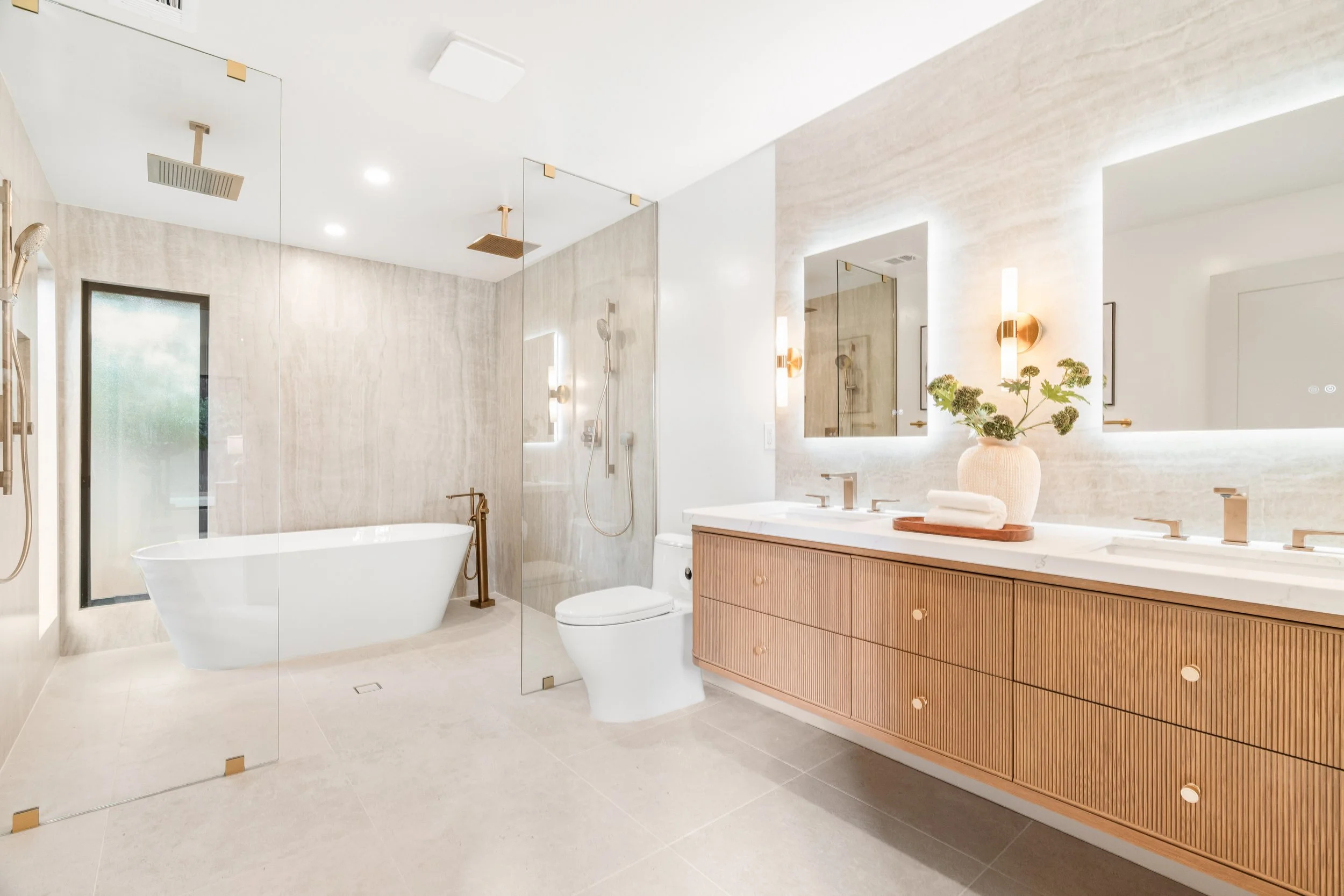 25-Bathroom.jpg
